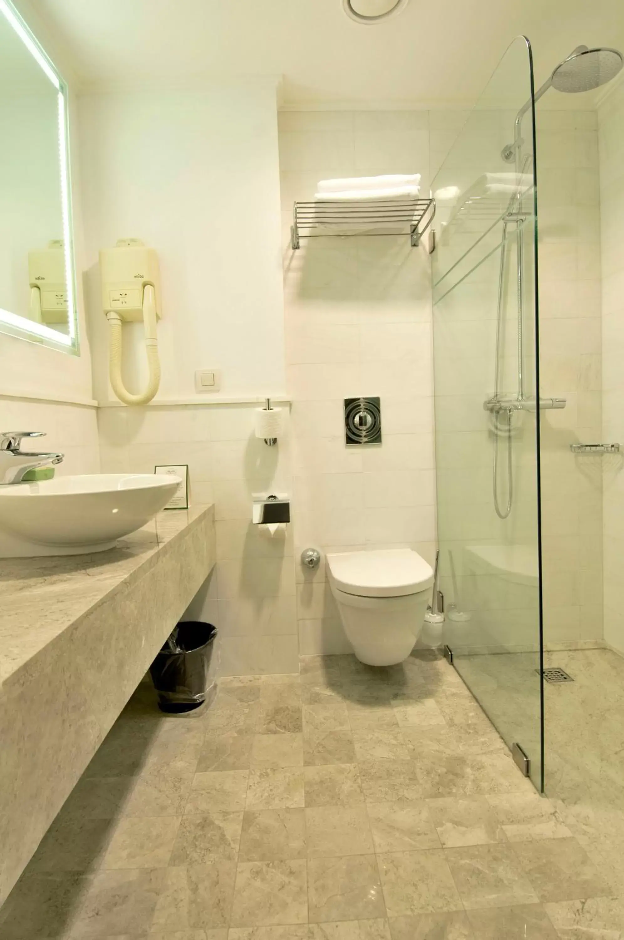 Shower, Bathroom in Armada Istanbul Old City Hotel