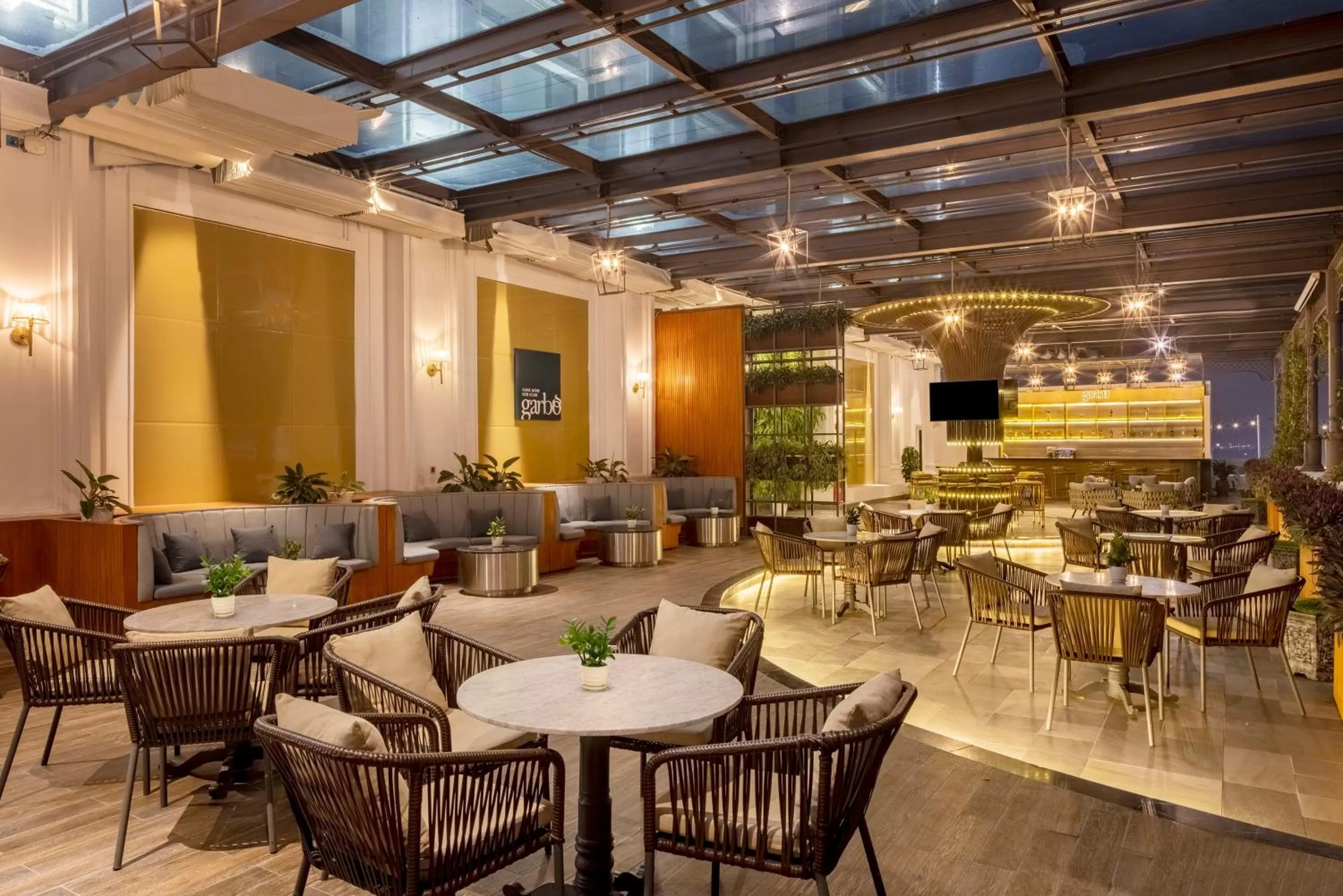 Restaurant/places to eat in Meliá Vinpearl Phu Ly