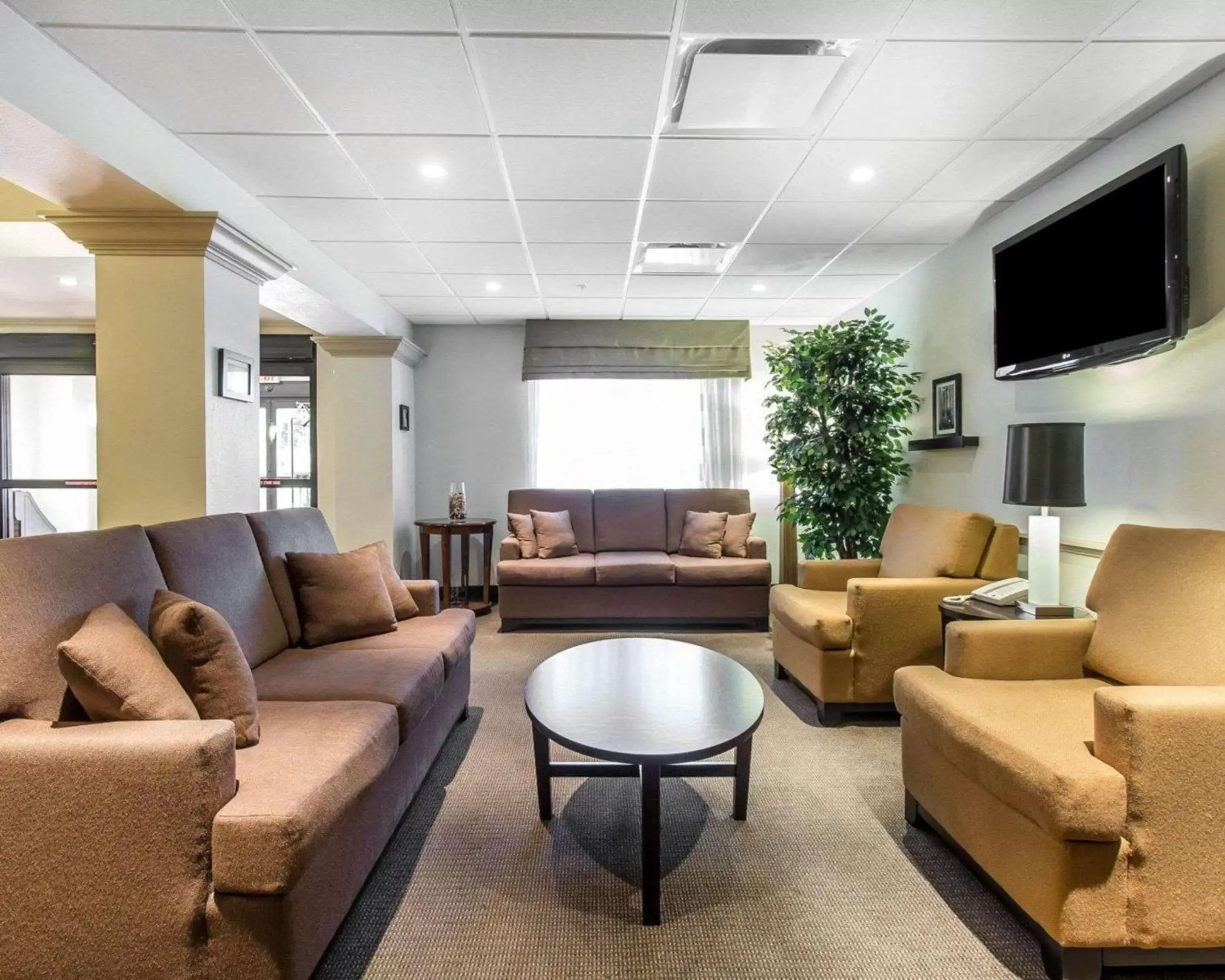 Lobby or reception, Seating Area in Sleep Inn & Suites Middlesboro