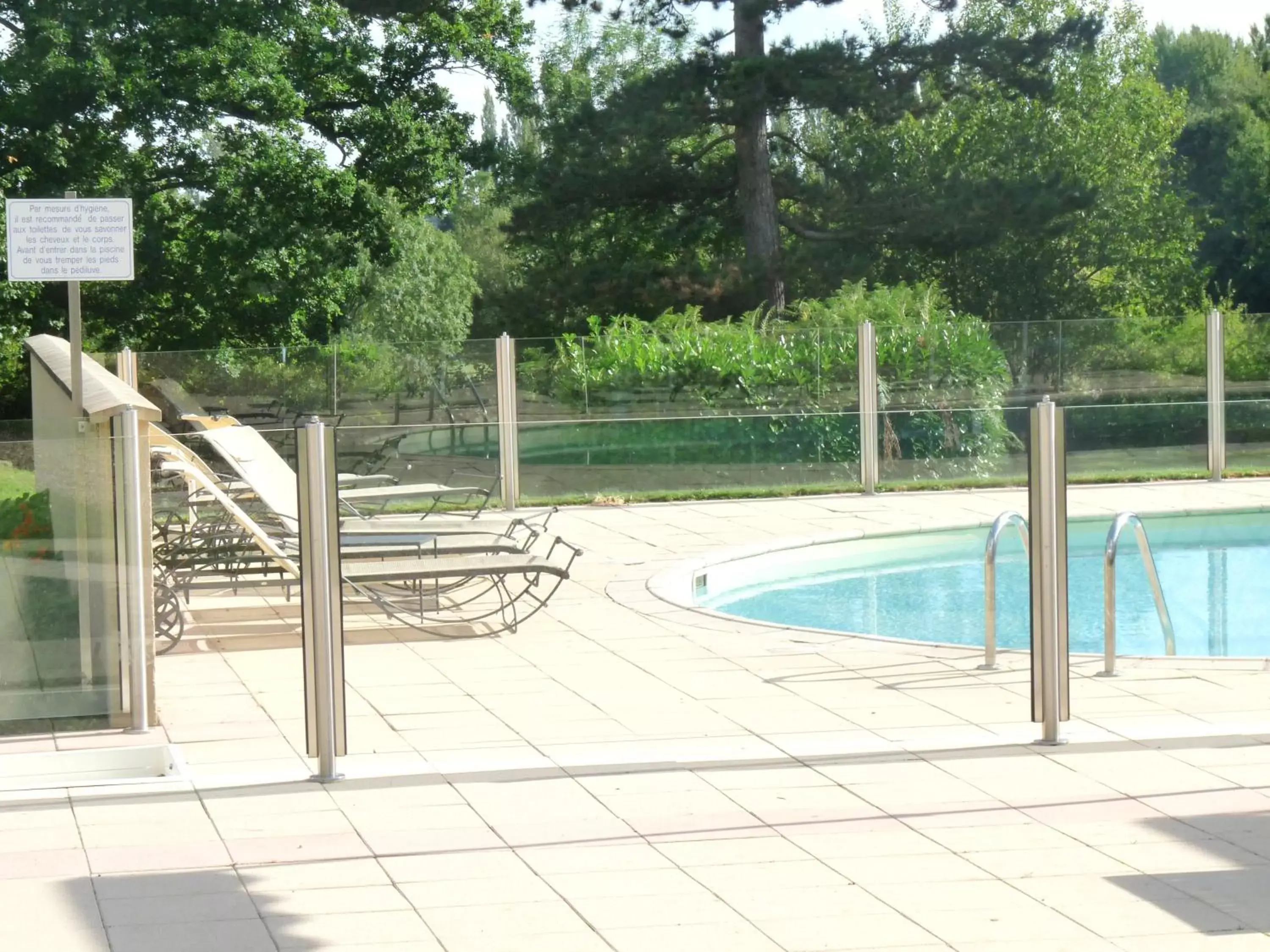 Activities, Swimming Pool in Château de la Râpée