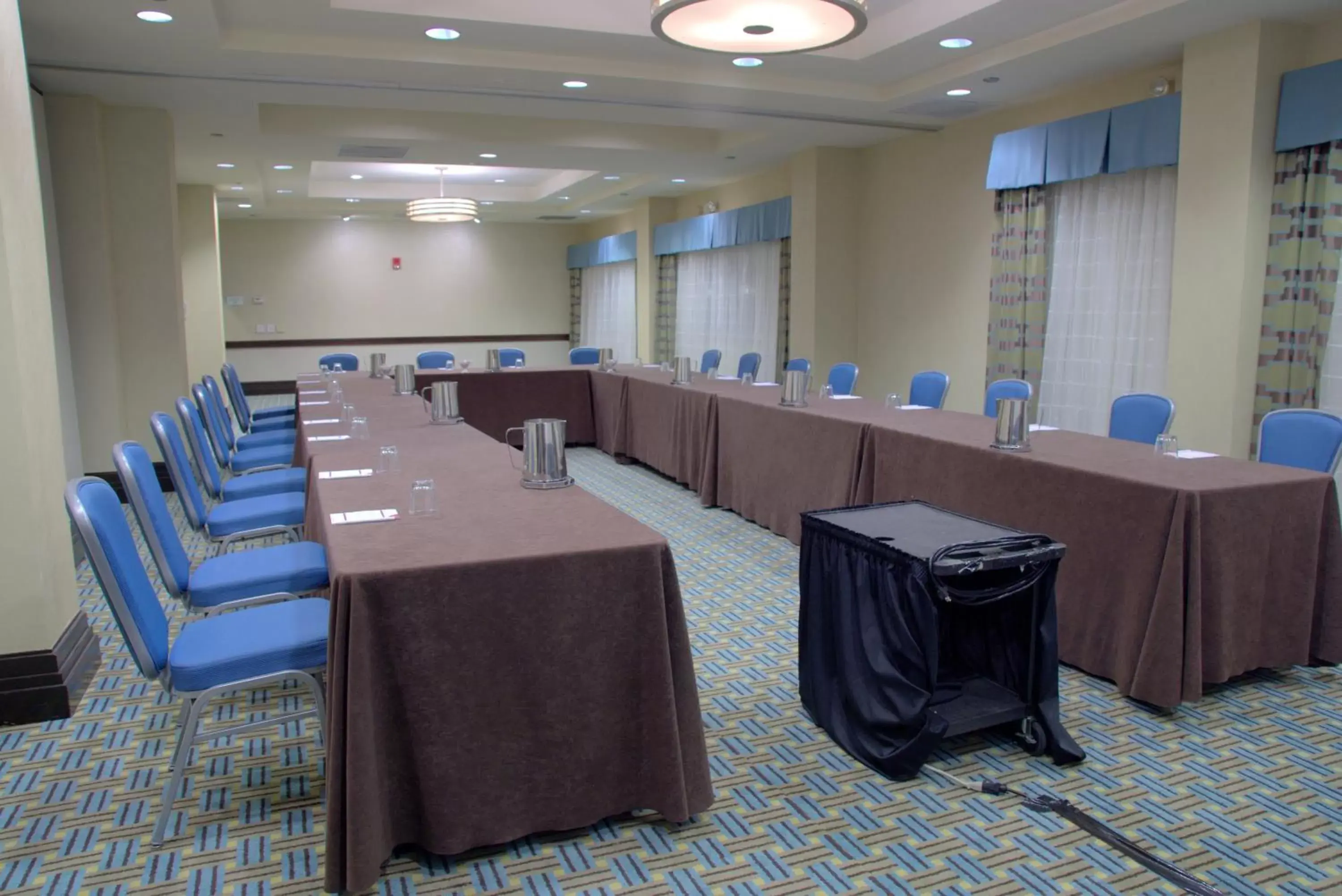 Meeting/conference room in Crowne Plaza Hotel St. Louis Airport, an IHG Hotel