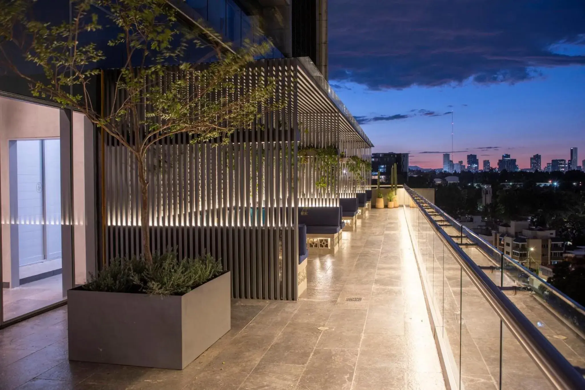 Lounge or bar, Balcony/Terrace in voco Guadalajara Neruda, an IHG Hotel