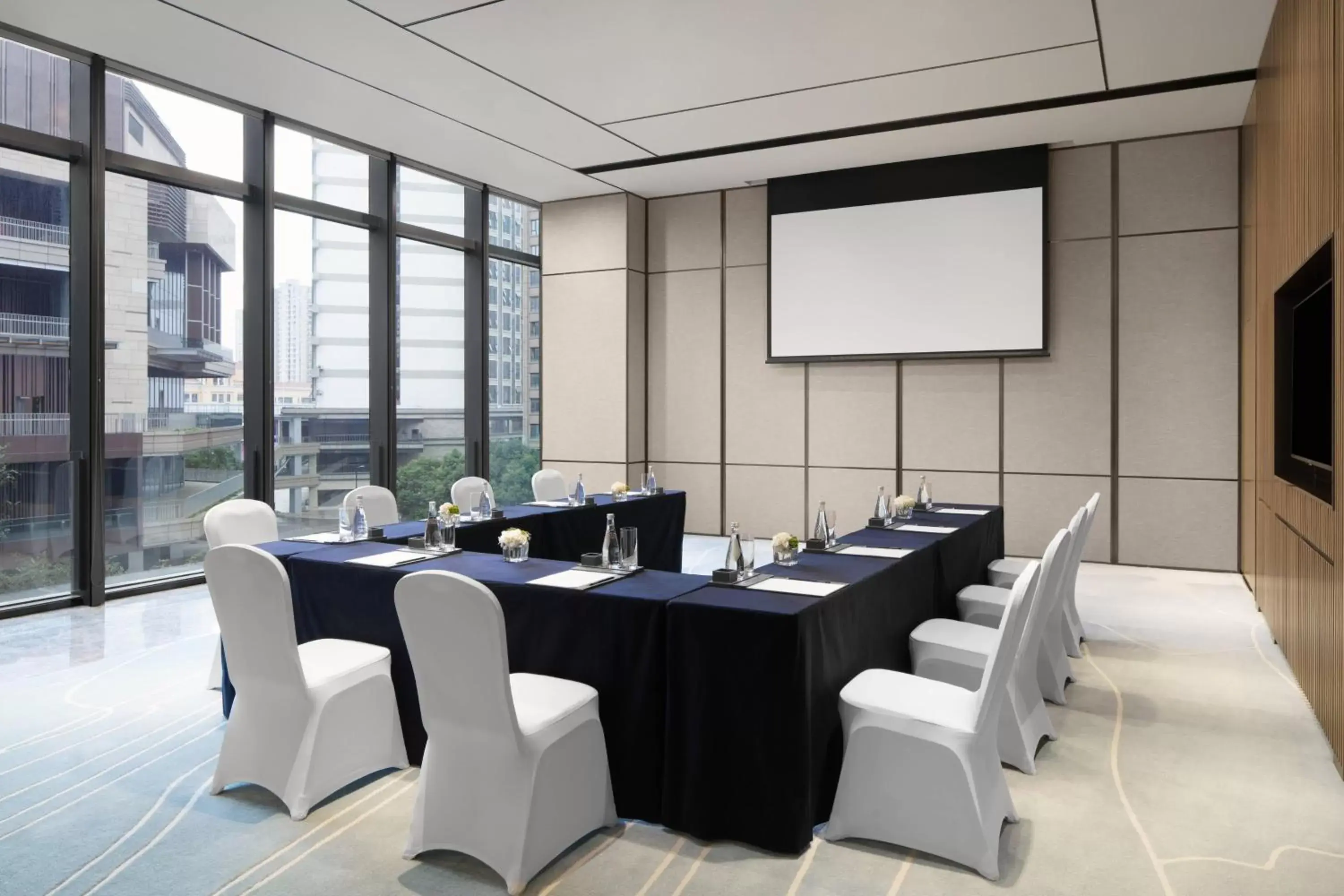 Meeting/conference room in Courtyard by Marriott Suzhou Mudu