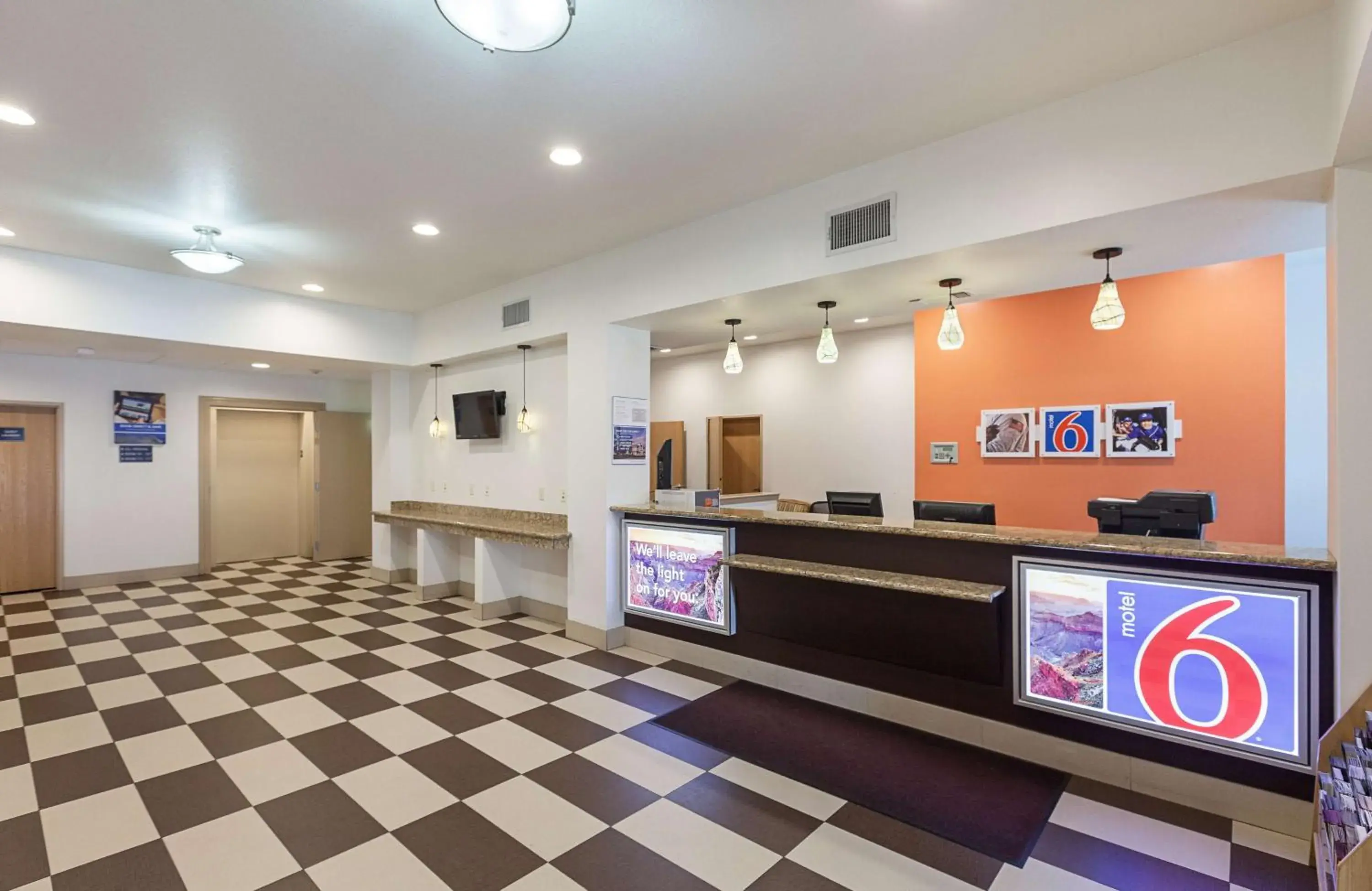 Communal lounge/ TV room, Lobby/Reception in Motel 6-Fort Worth, TX