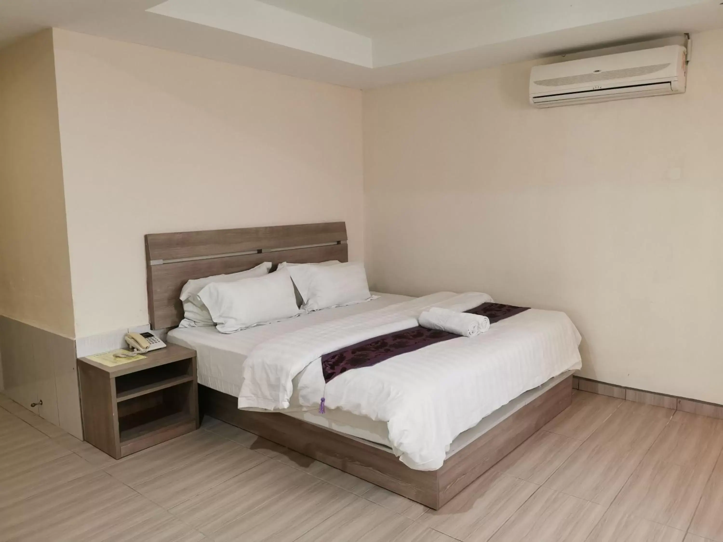 Bedroom, Bed in Melang Inn