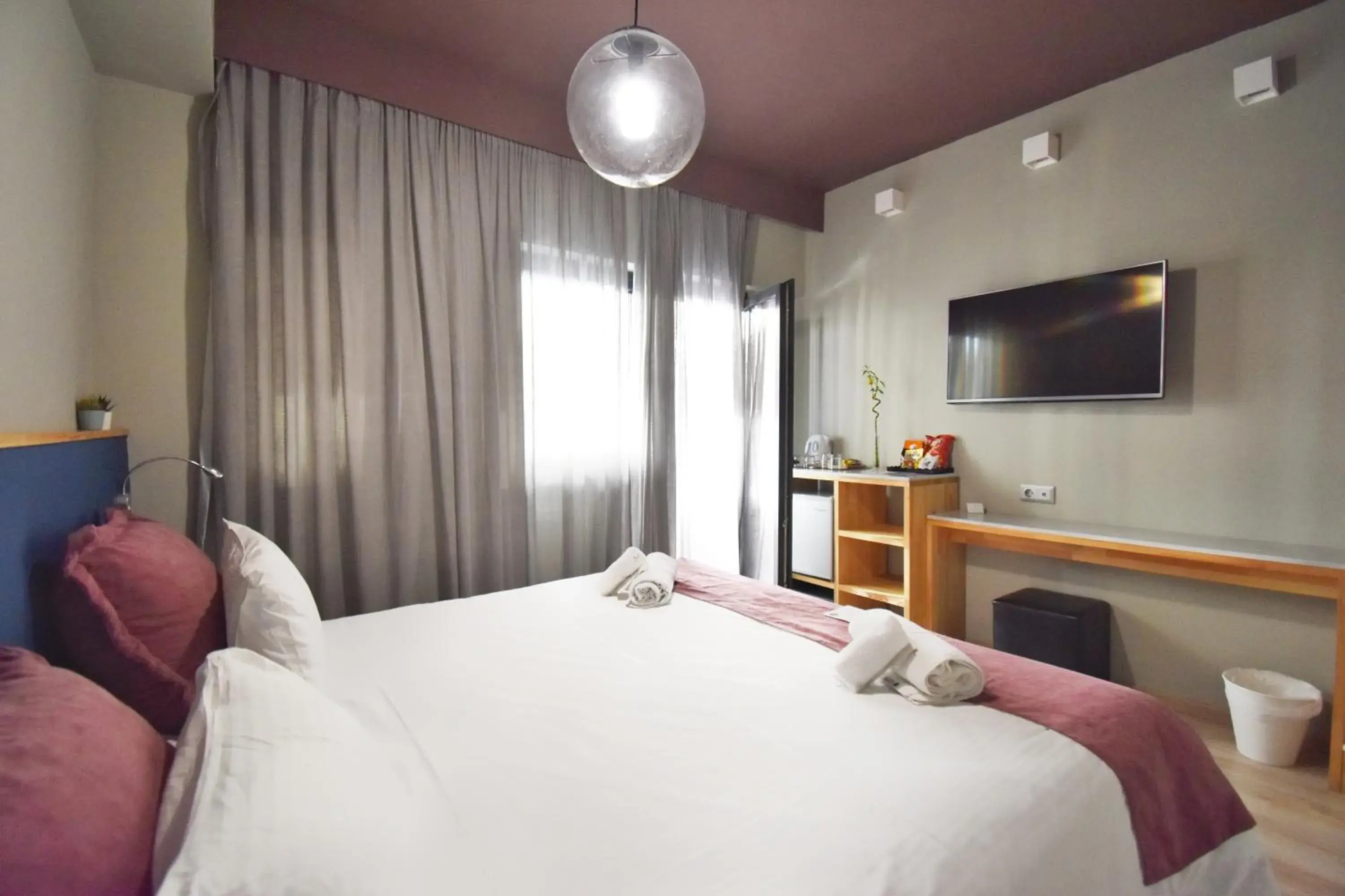 TV and multimedia, Bed in Be My Guest Athens