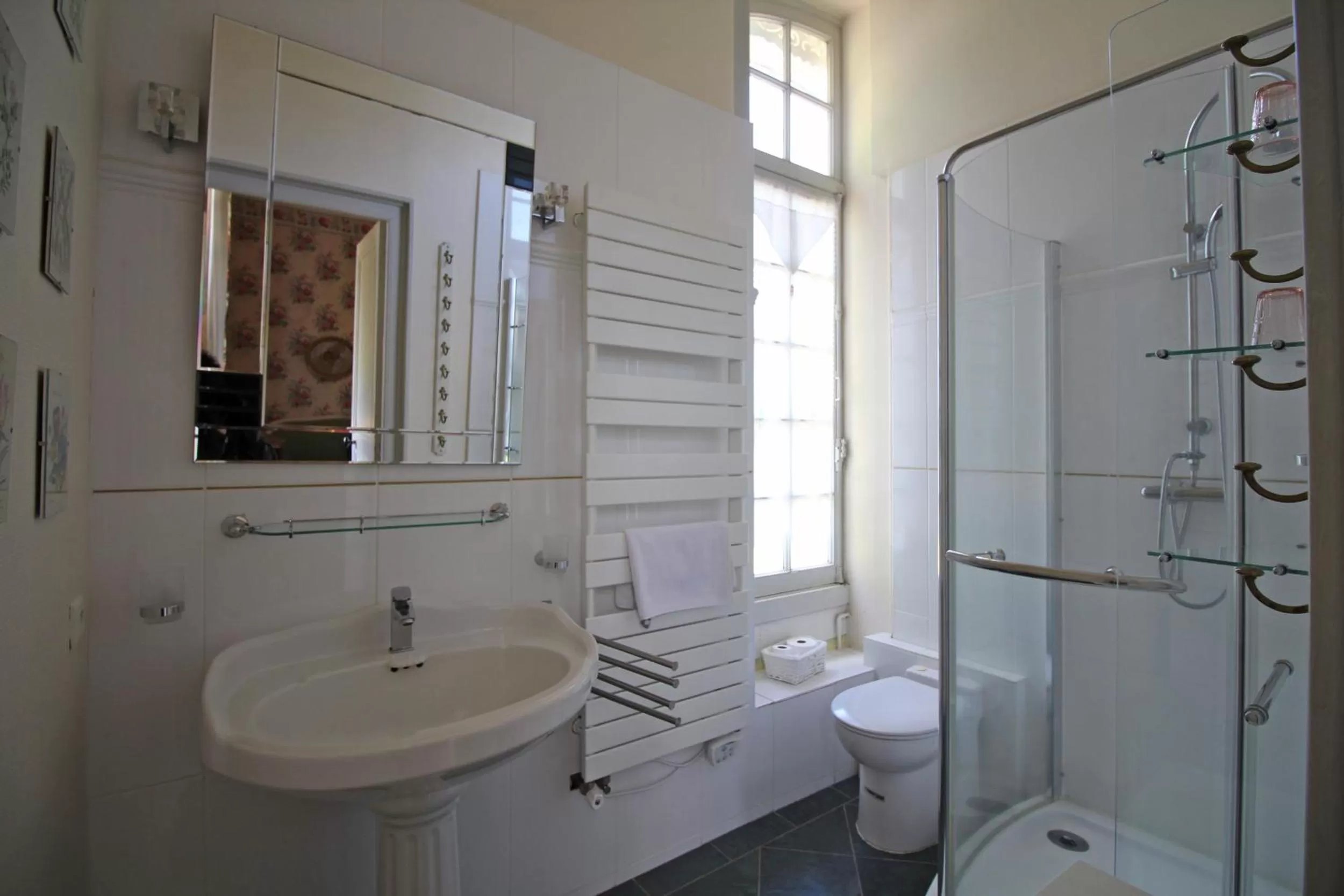 Bathroom in Château de la Chabroulie