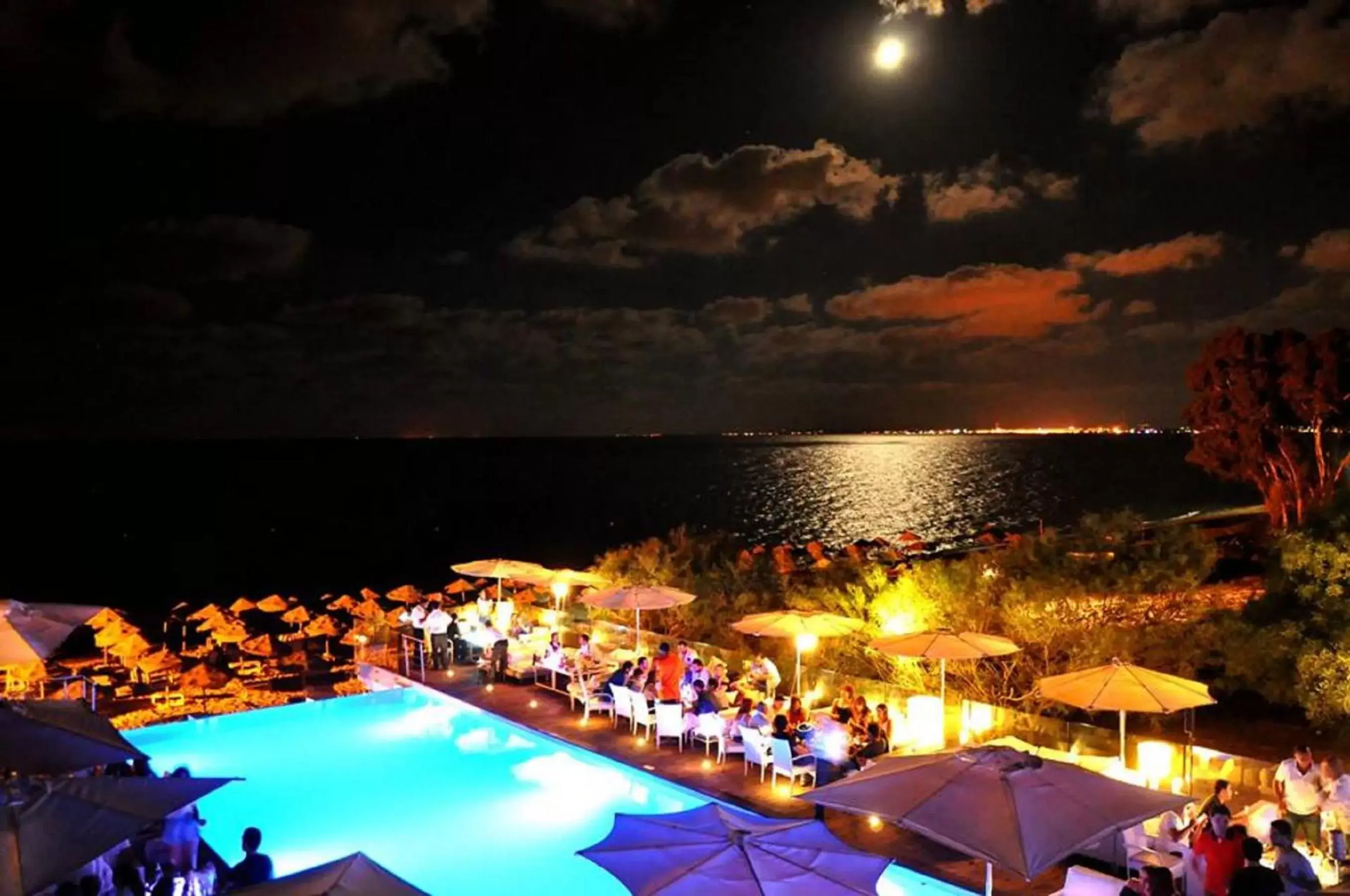 Lounge or bar, Pool View in The Sindbad