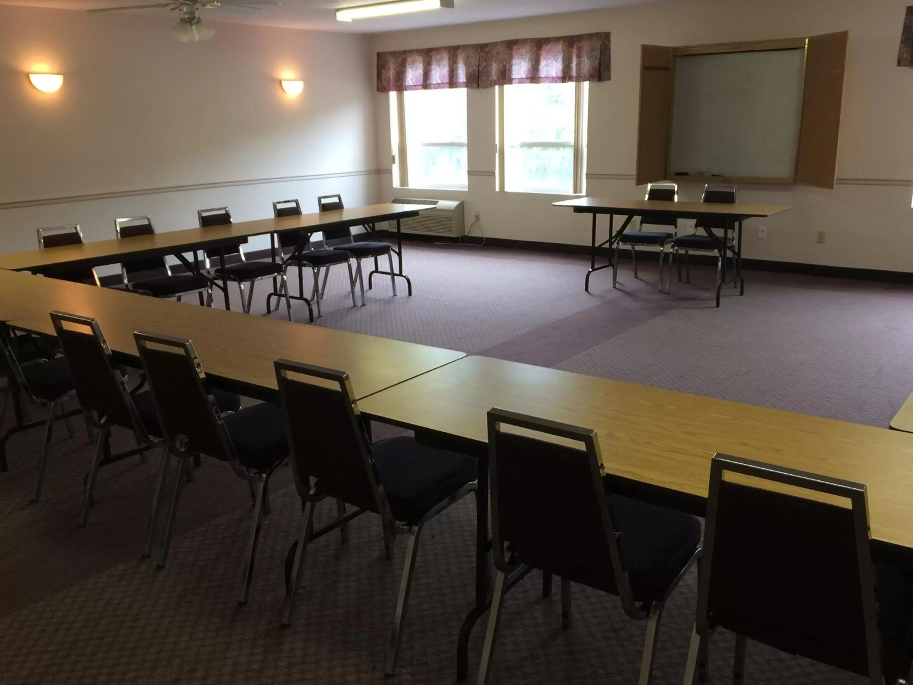 Meeting/conference room in Coastal Inn Sackville