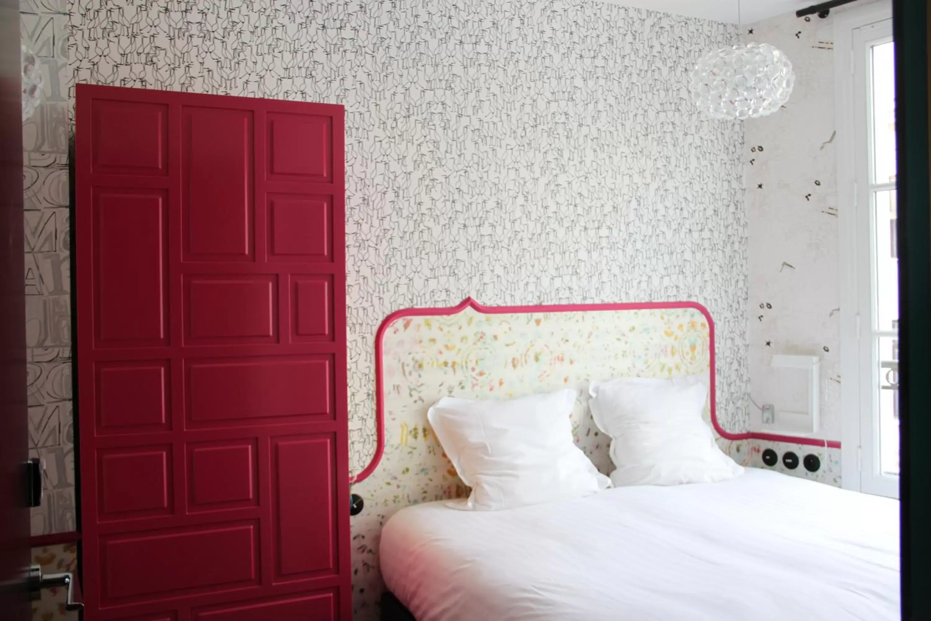 Bedroom, Bed in Hotel Crayon Rouge By Elegancia