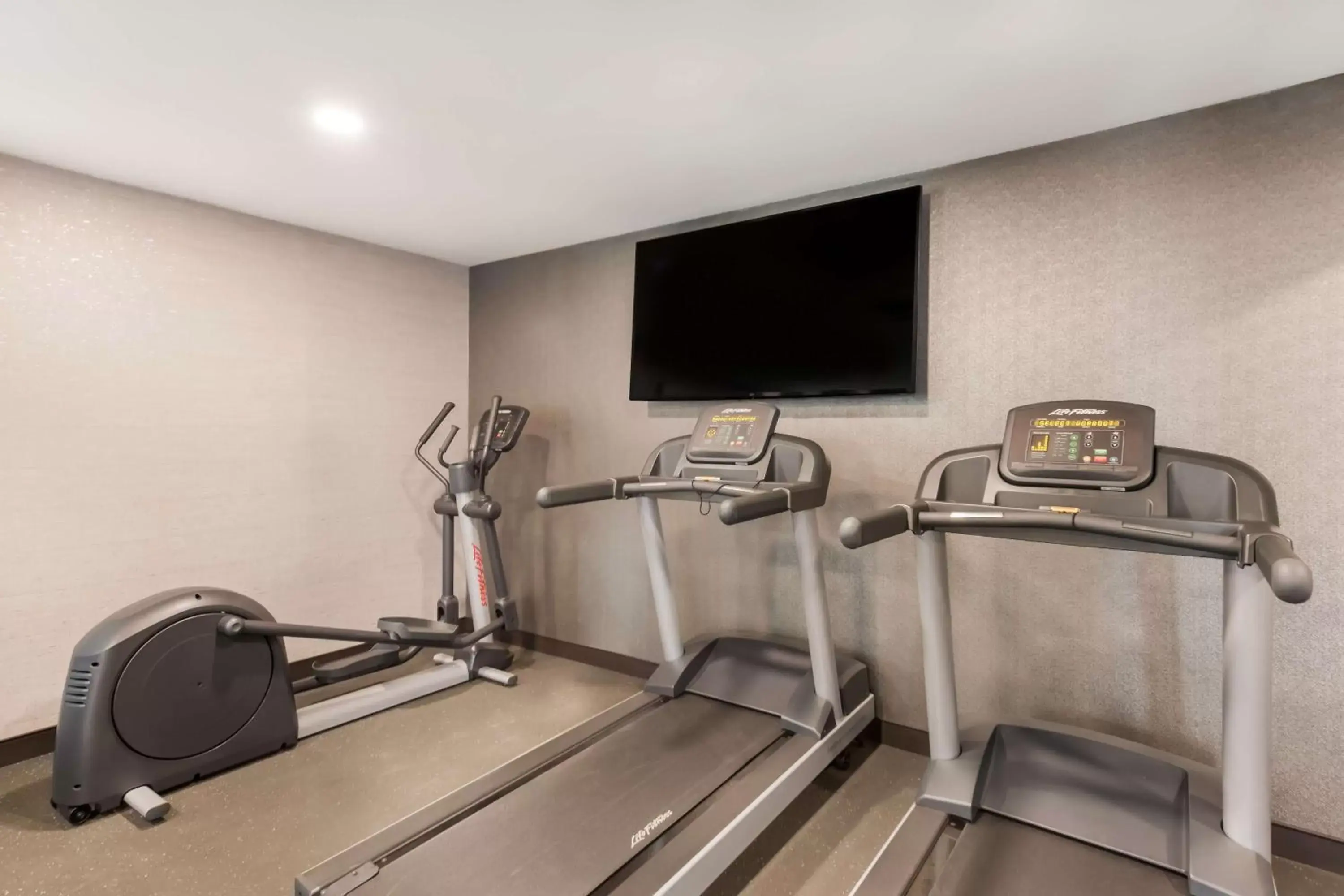 Fitness centre/facilities in Best Western Fishkill Inn & Suites Fitness centre/facilities in Best Western Fishkill Inn & Suites