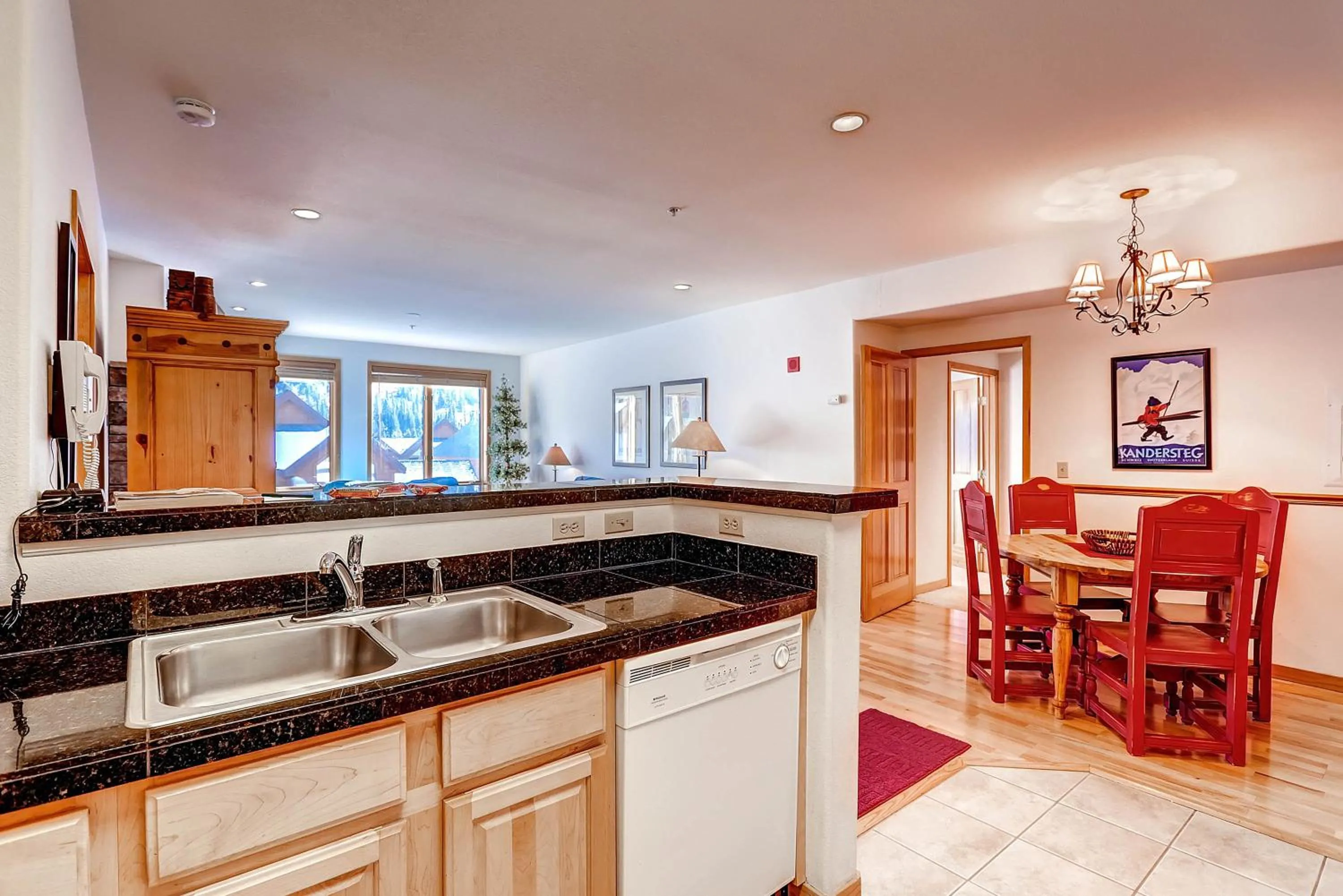 Kitchen or kitchenette in Gateway Mountain Lodge, A Vail Resorts Property