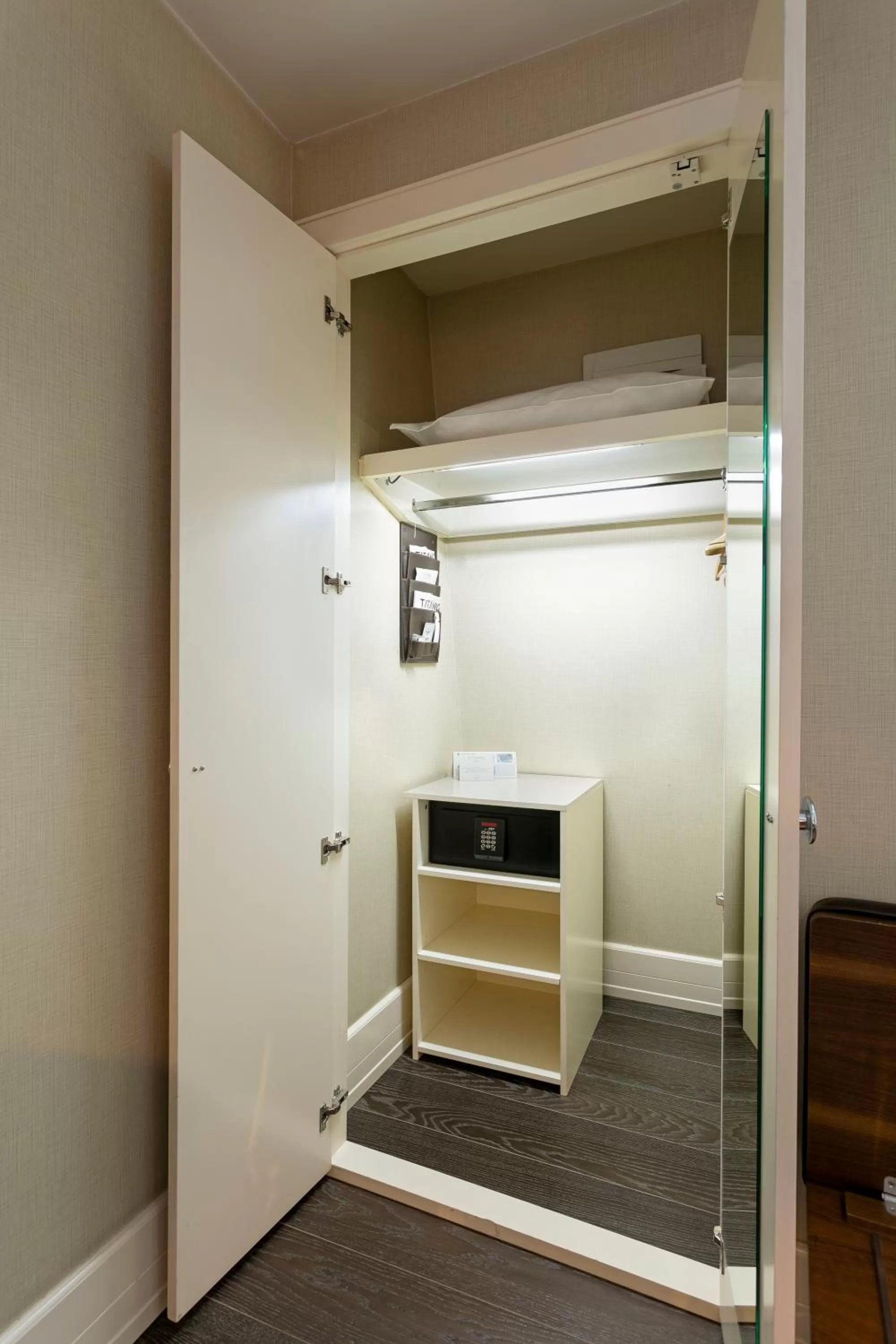 Area and facilities, Kitchen/Kitchenette in Windsor Hotel & Convention Center Istanbul