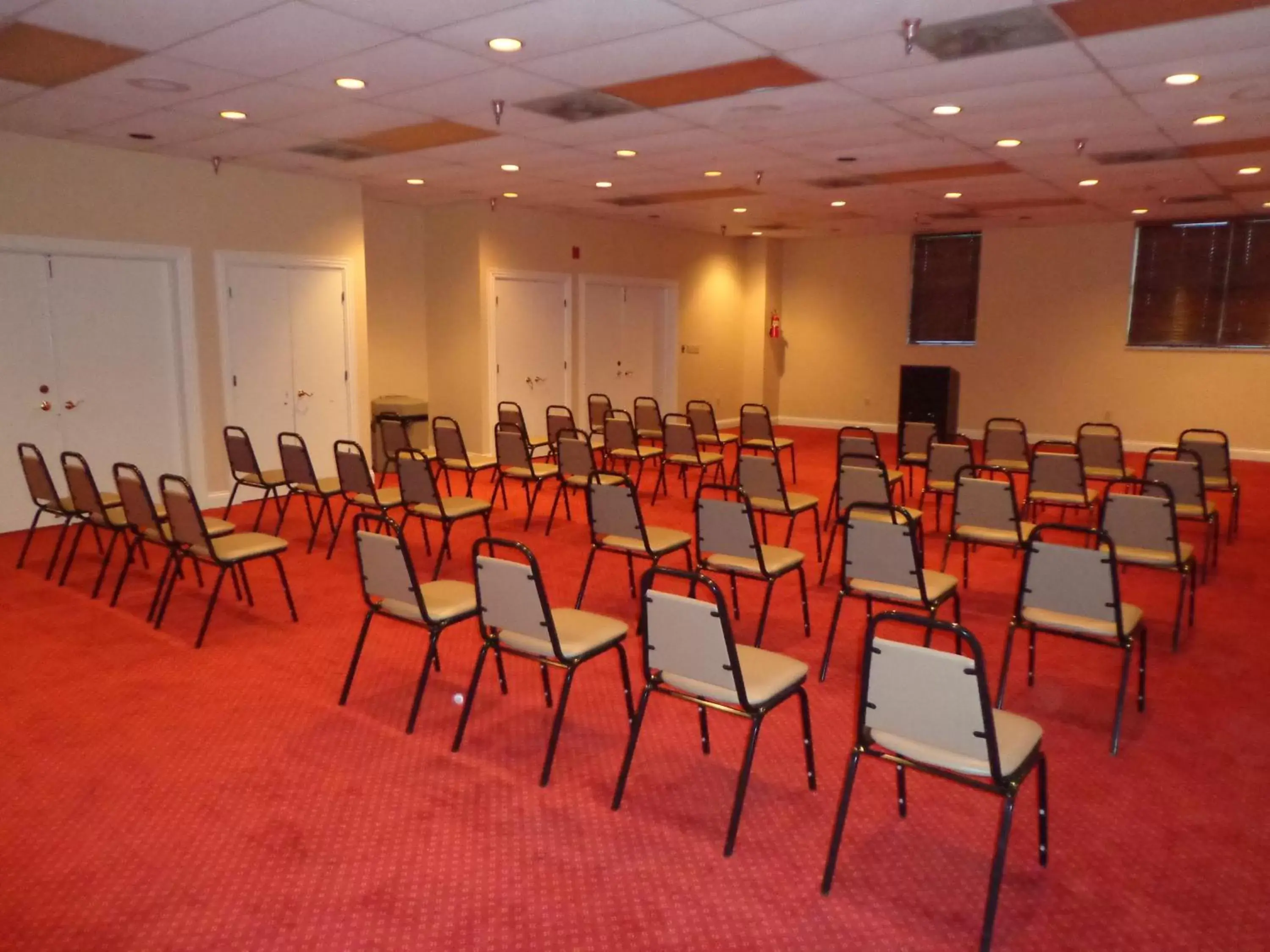 Banquet/Function facilities in Euro-Suites Hotel