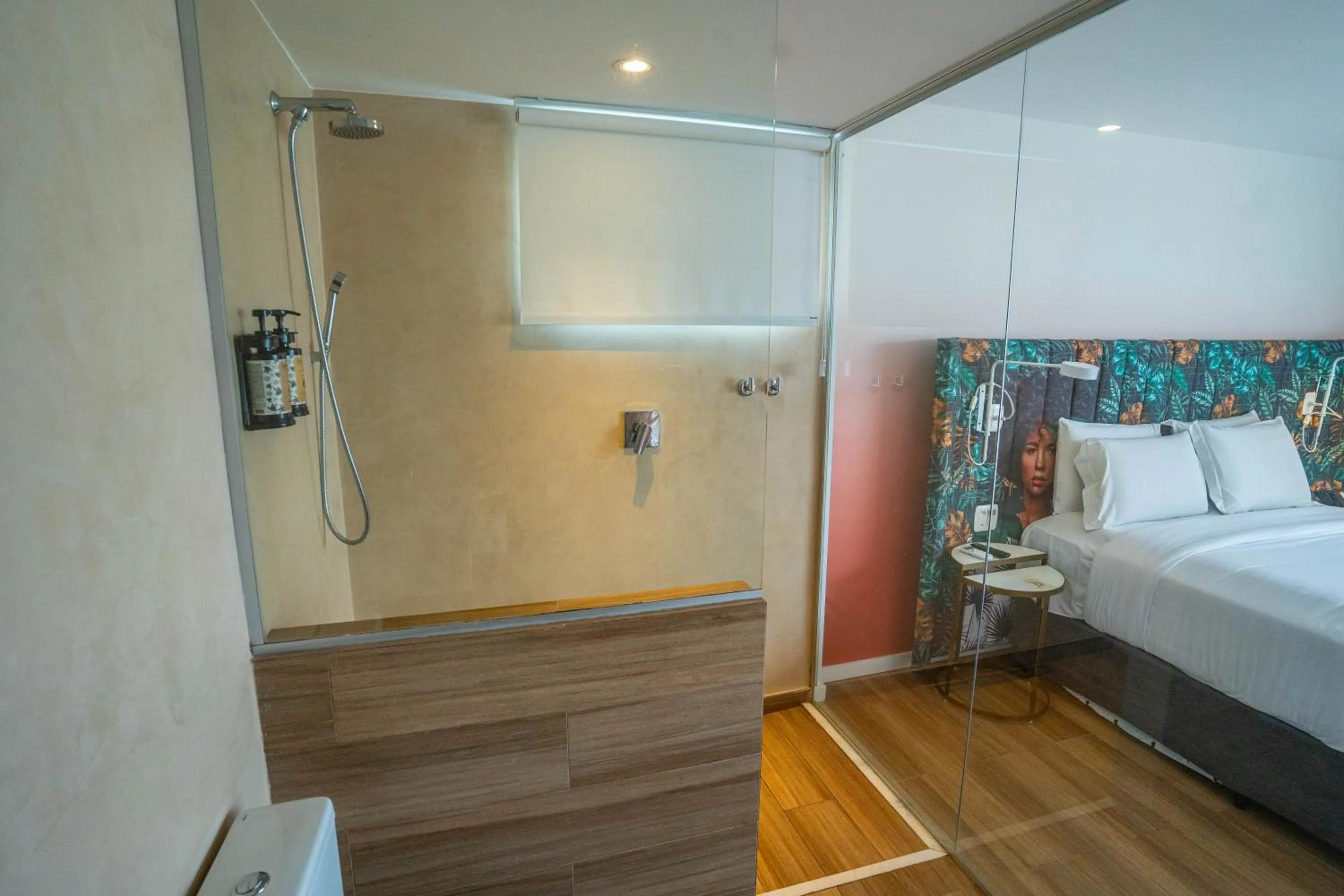Bathroom, Bed in Mercure Rio Boutique Hotel Copacabana