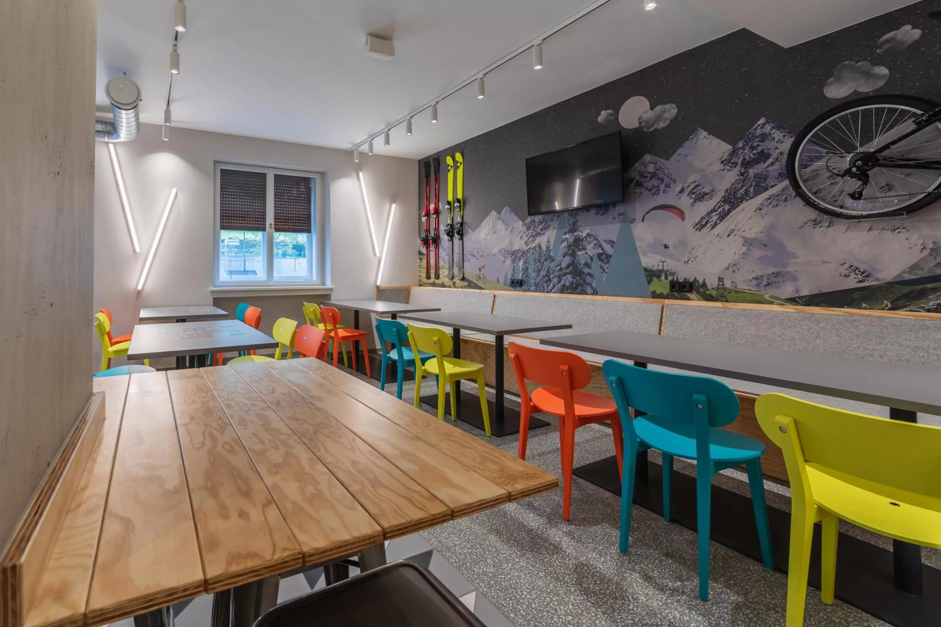 Breakfast in MEININGER Hotel Innsbruck Zentrum