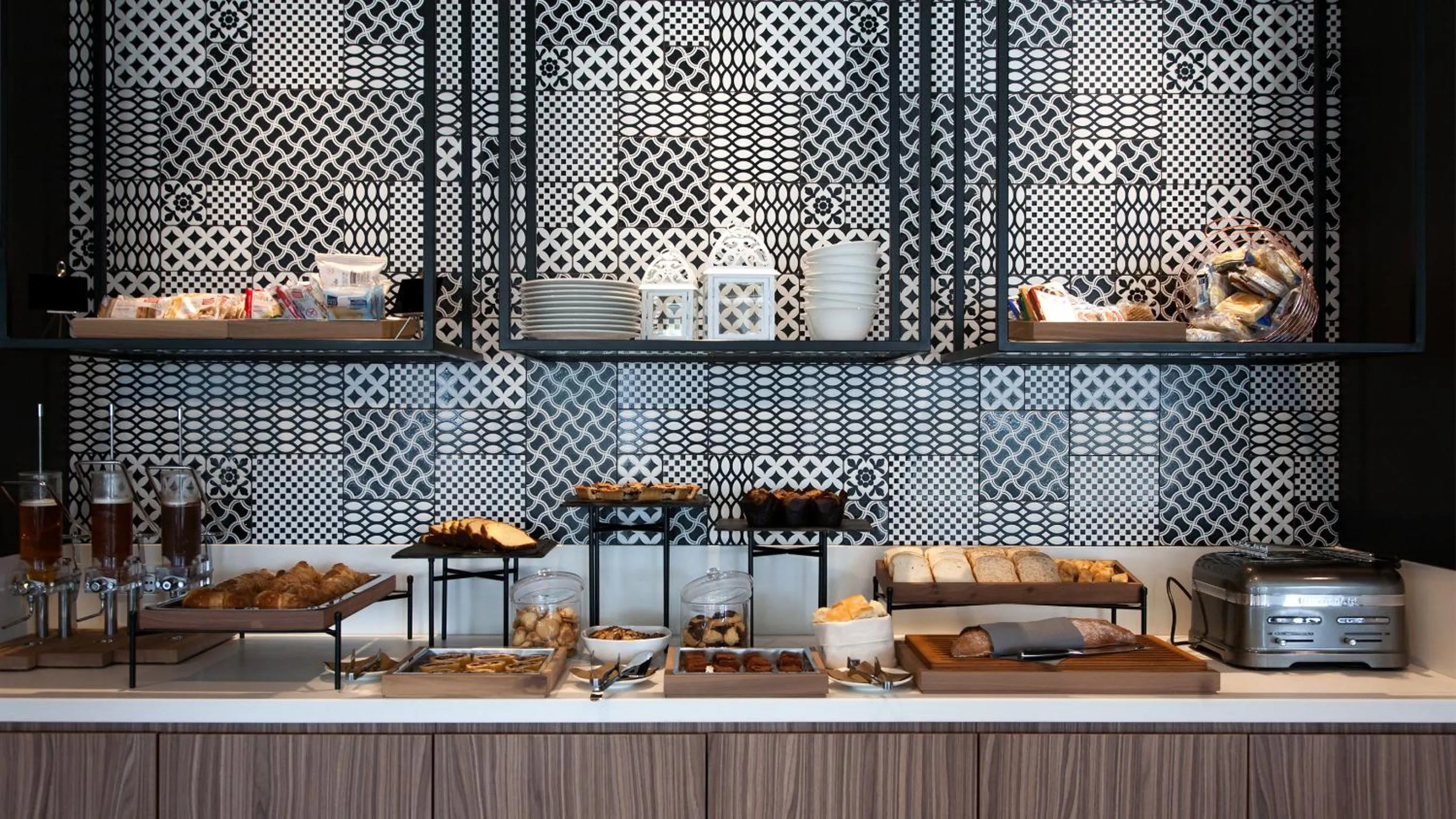 Continental breakfast in G Hotel Pescara