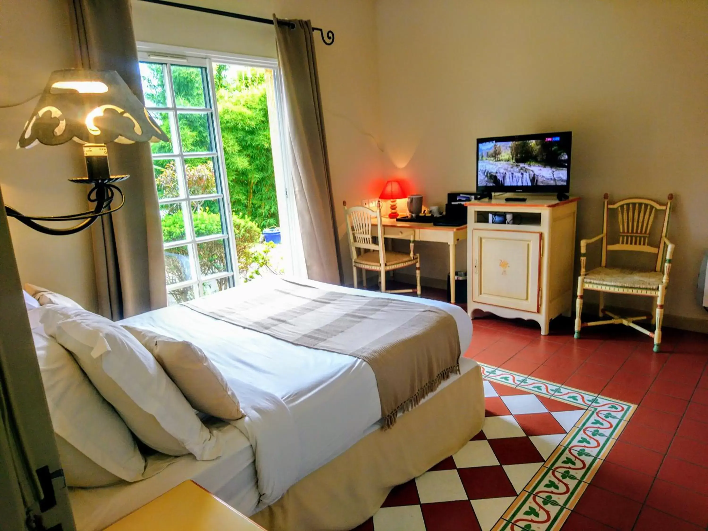 Bed in Hotel Le Cilaos Bed in Hotel Le Cilaos