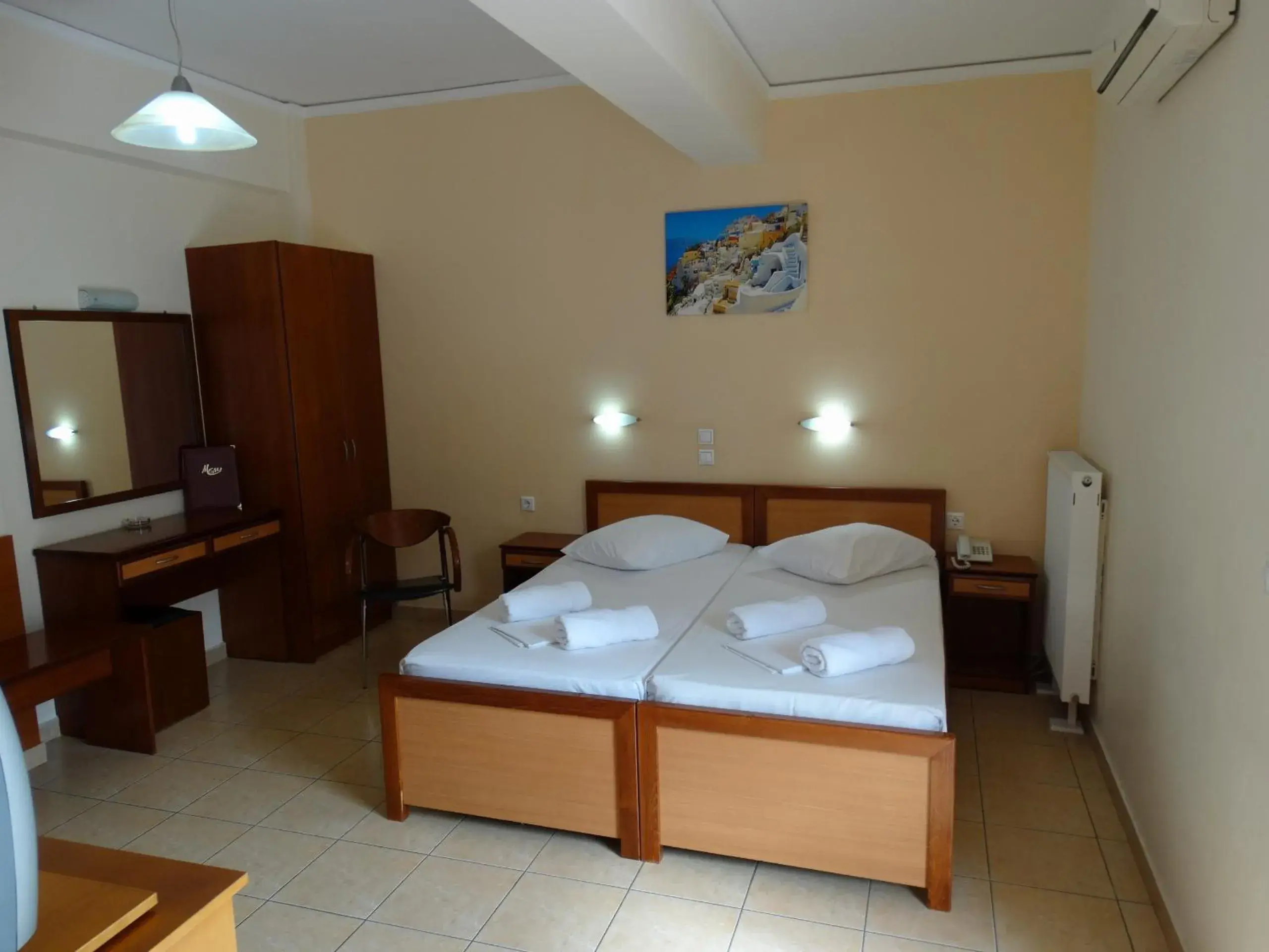 Bedroom, Bed in Faros I