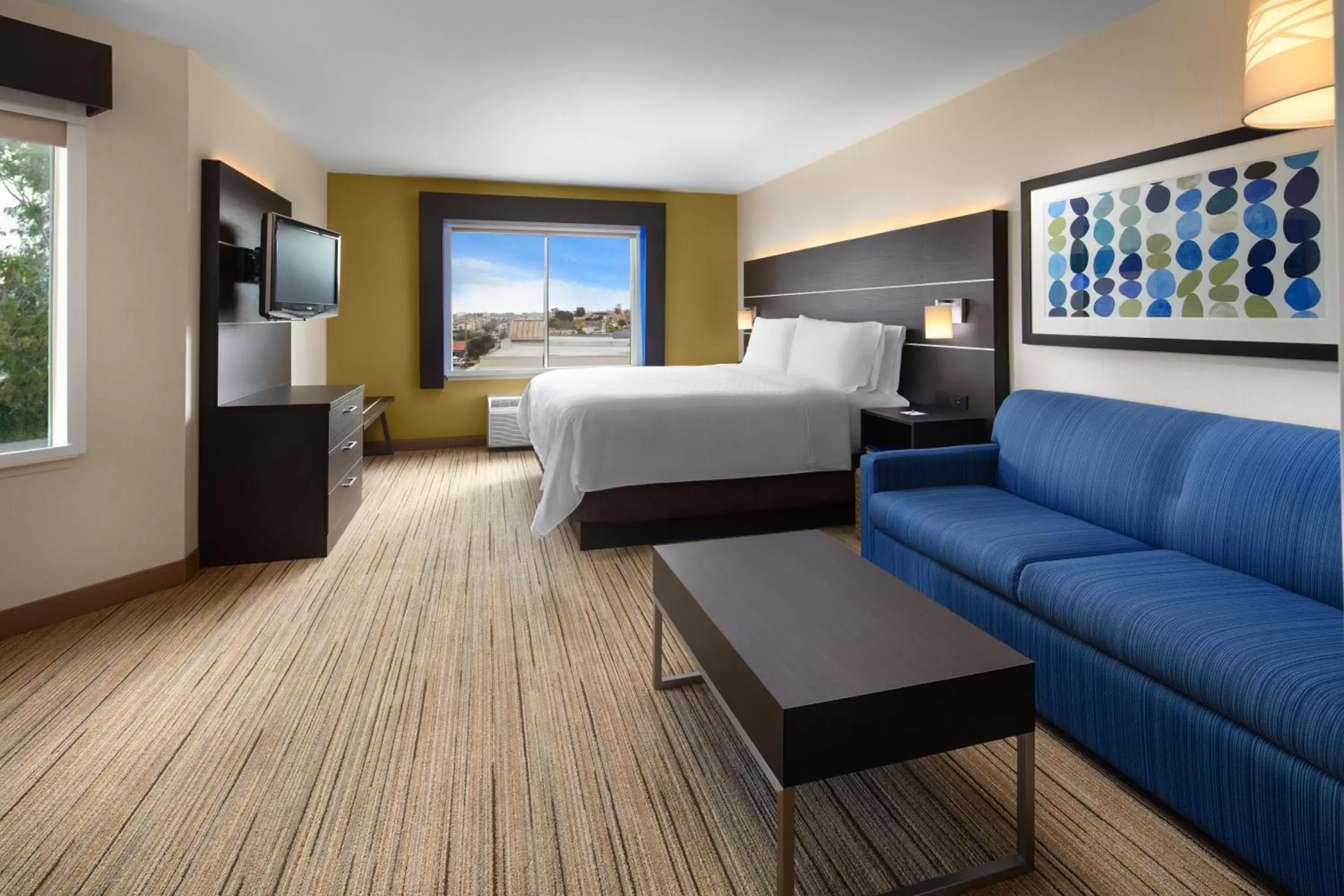 Photo of the whole room in Holiday Inn Express Hotel & Suites Belmont, an IHG Hotel