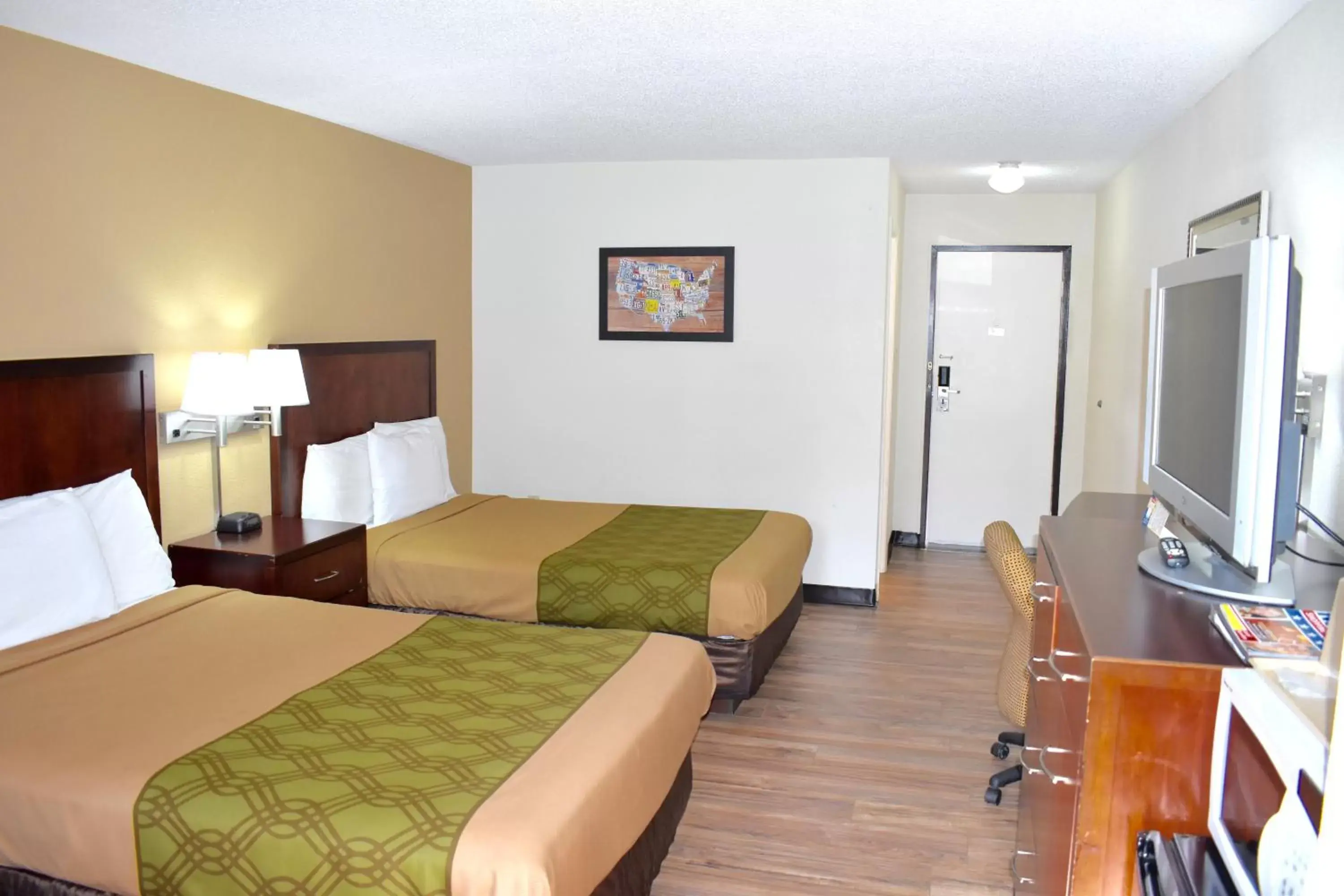 Double Room with Two Double Beds - Smoking in Bridge Views Inn Stroudsburg Double Room with Two Double Beds - Smoking in Bridge Views Inn Stroudsburg