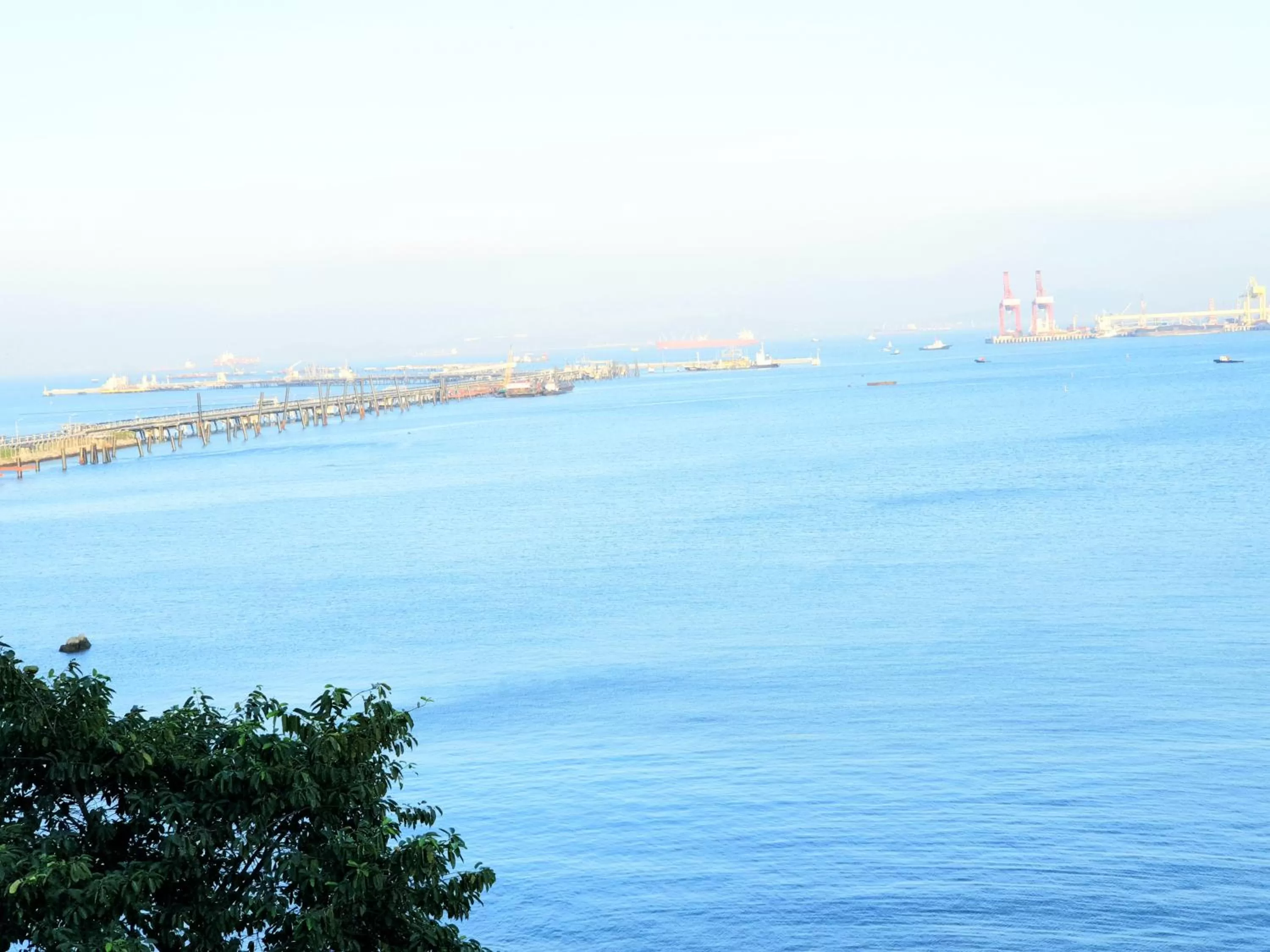 Sea view in โรงแรม ชาโตว์วิสต้า