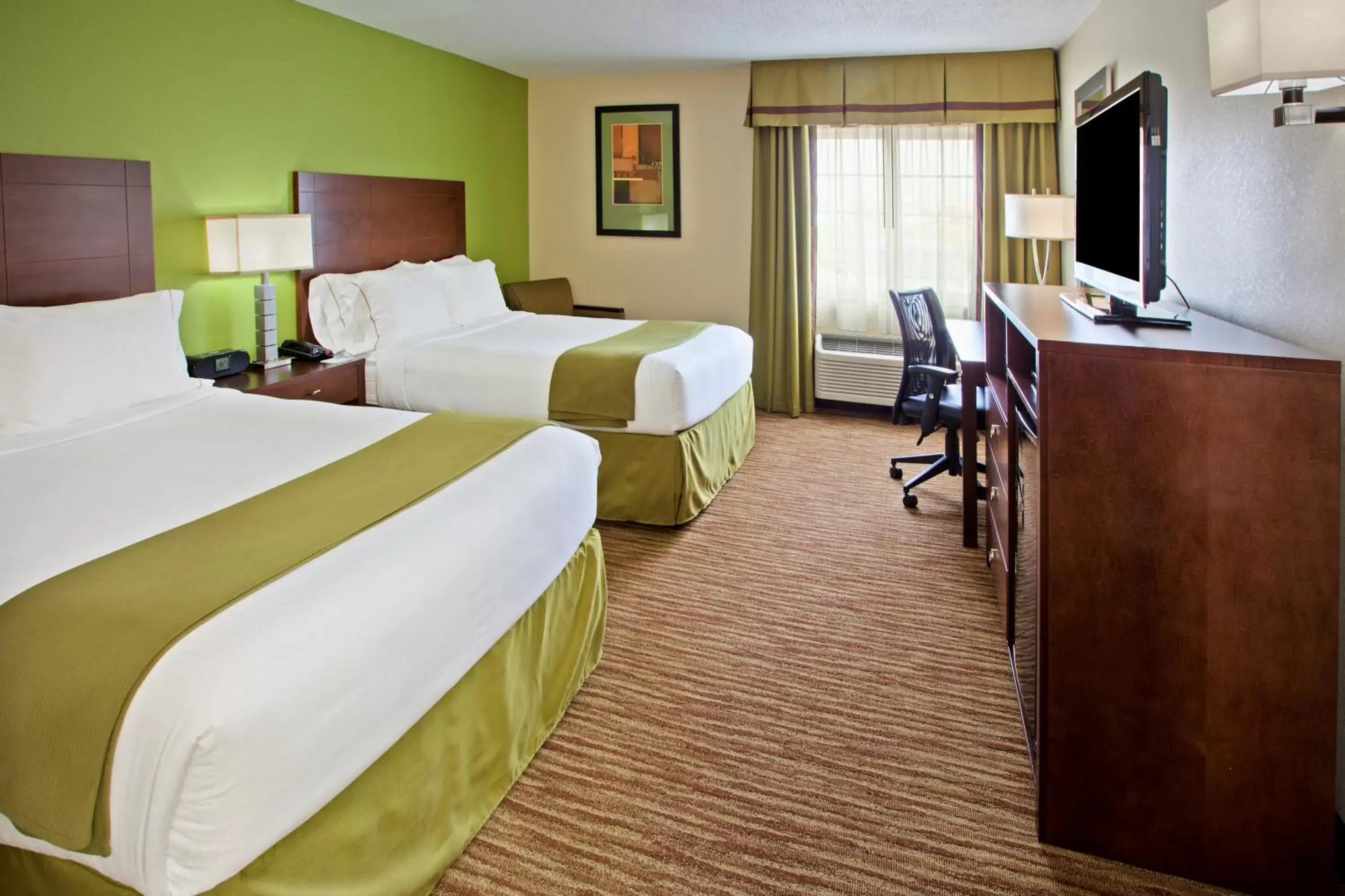 Photo of the whole room, Bed in Holiday Inn Express - Bowling Green, an IHG Hotel
