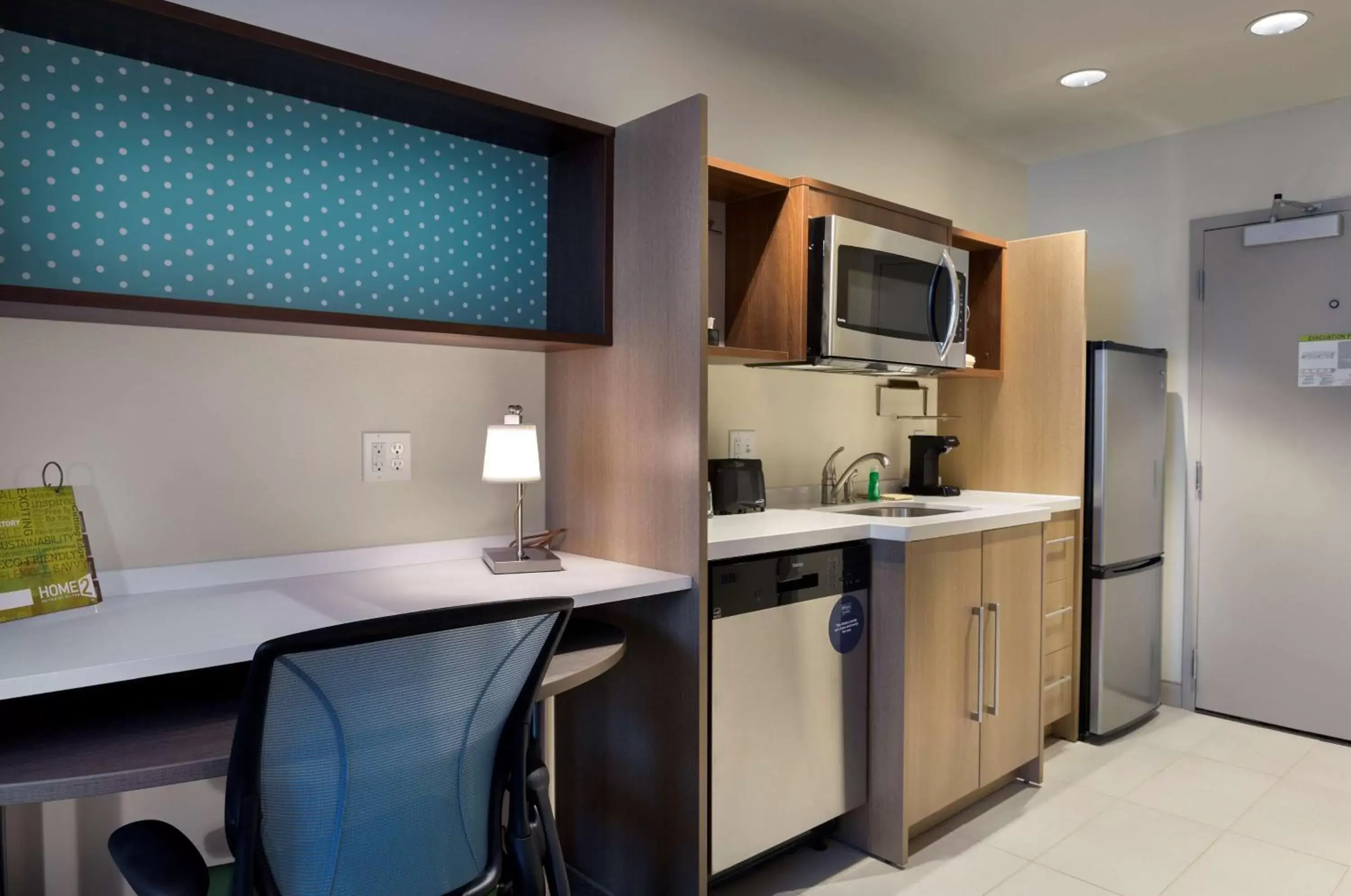 Kitchen or kitchenette, Kitchen/Kitchenette in Home2 Suites By Hilton Charlotte Belmont, Nc