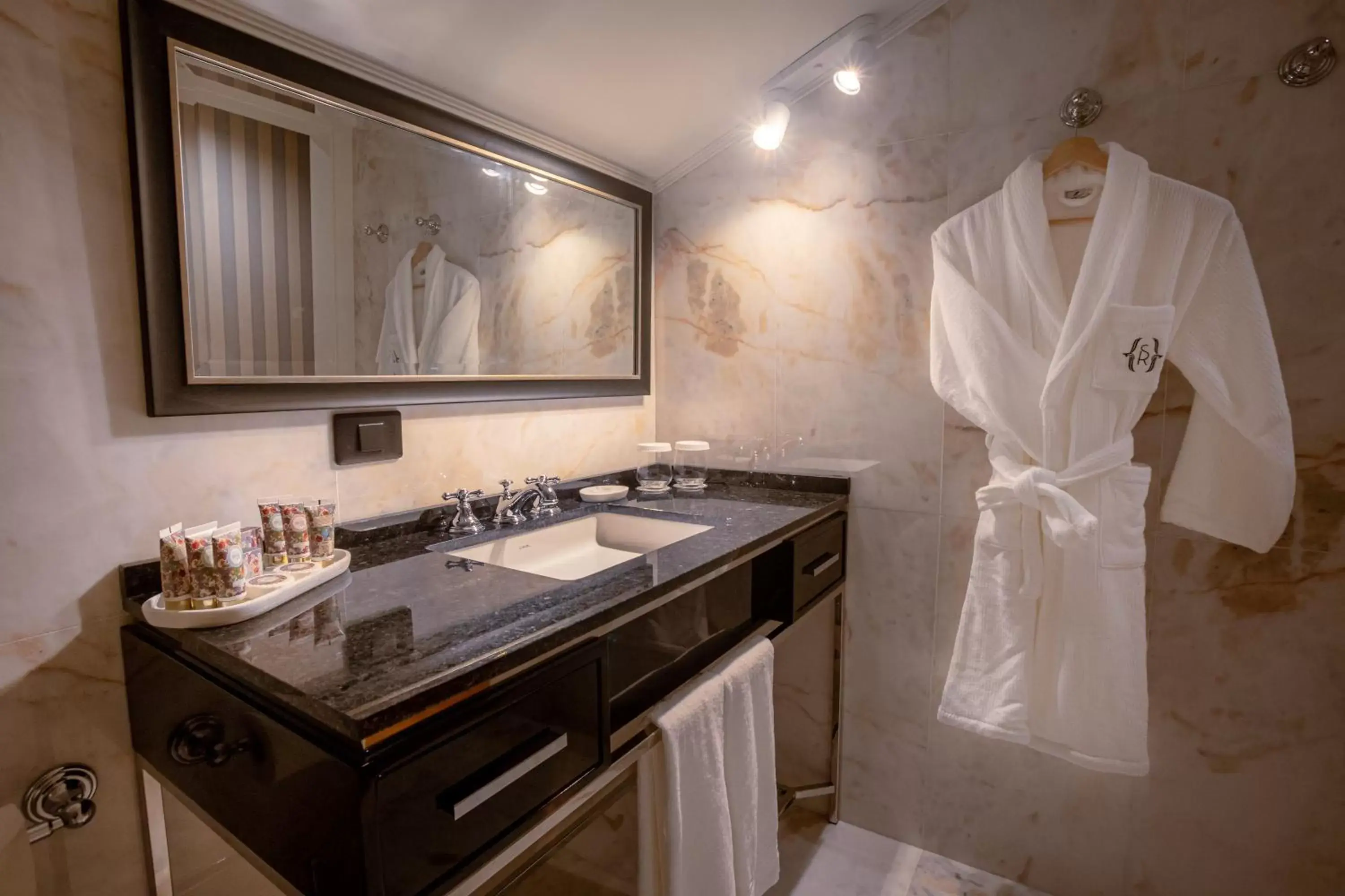 Bathroom in Solar do Requeijo by Luna Hotels & Resorts