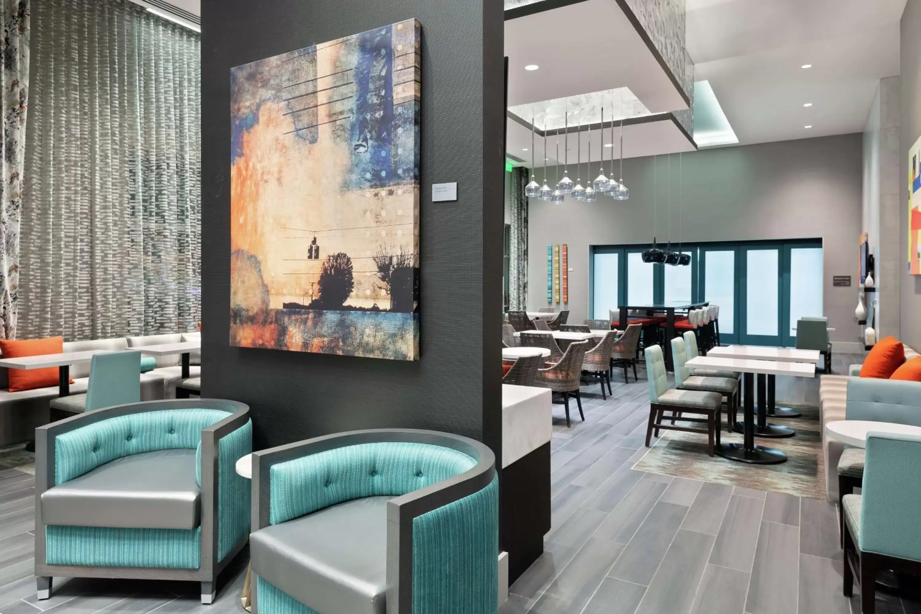 Lobby or reception, Lounge/Bar in Hampton Inn & Suites Atlanta Buckhead Place