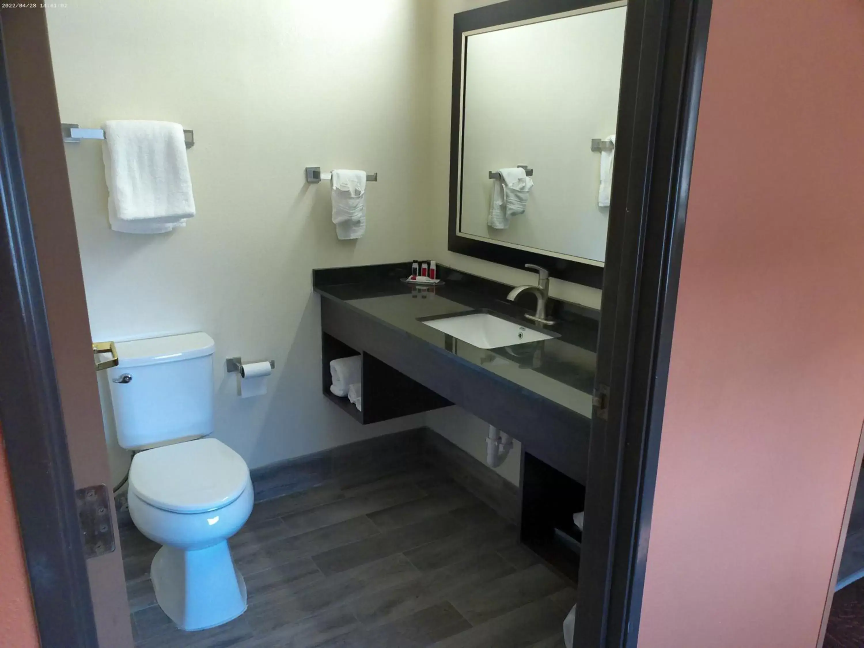 Bathroom in Days Inn & Suites by Wyndham Tucson/Marana