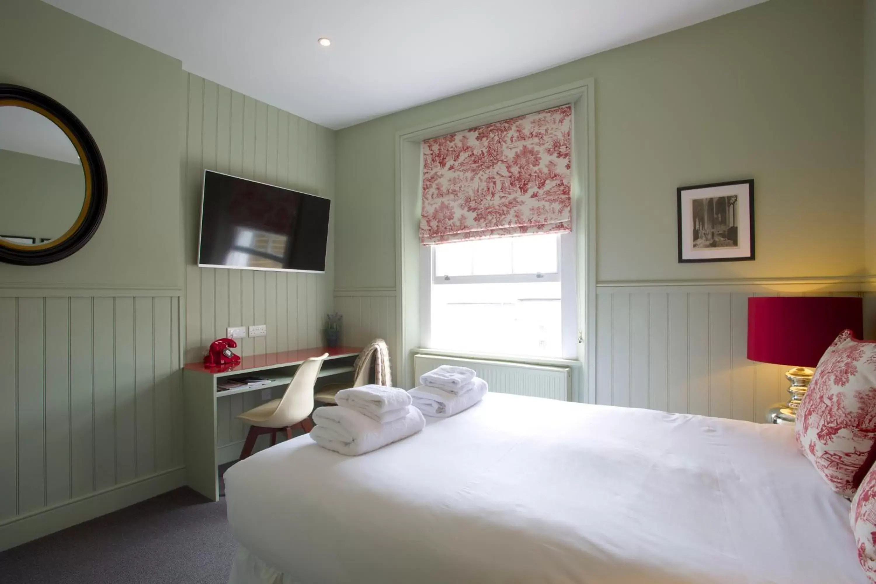 Photo of the whole room, Bed in Georgian House Hotel Photo of the whole room, Bed in Georgian House Hotel