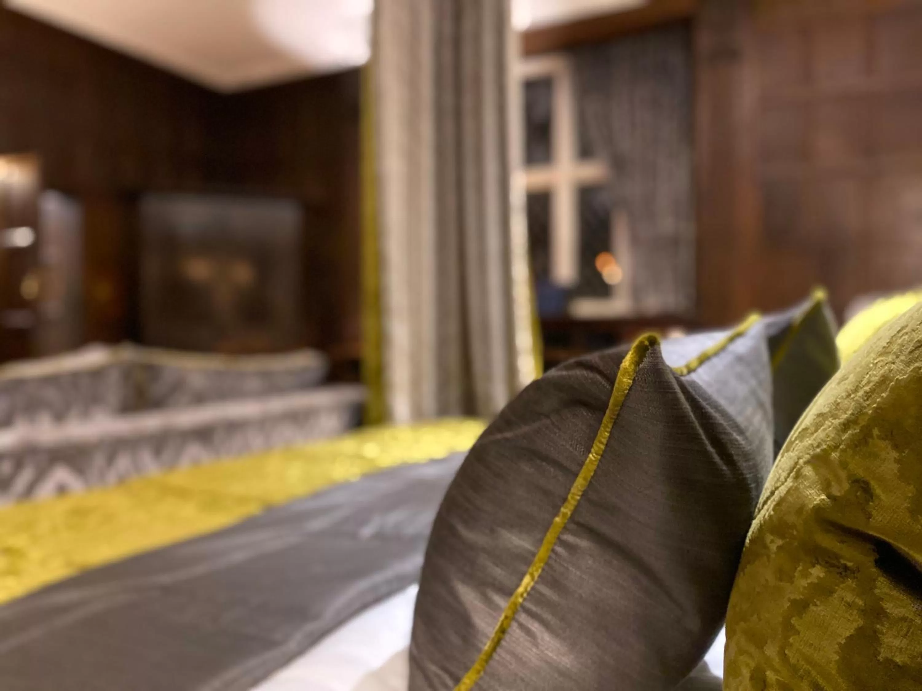 Decorative detail, Bed in Great Fosters - Near Windsor