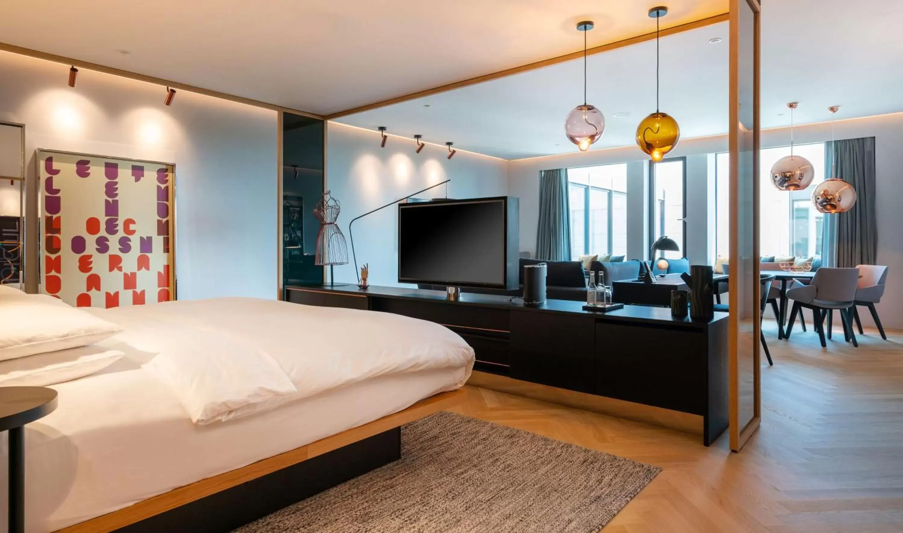 Photo of the whole room, TV/Entertainment Center in Andaz Munich Schwabinger Tor - a concept by Hyatt