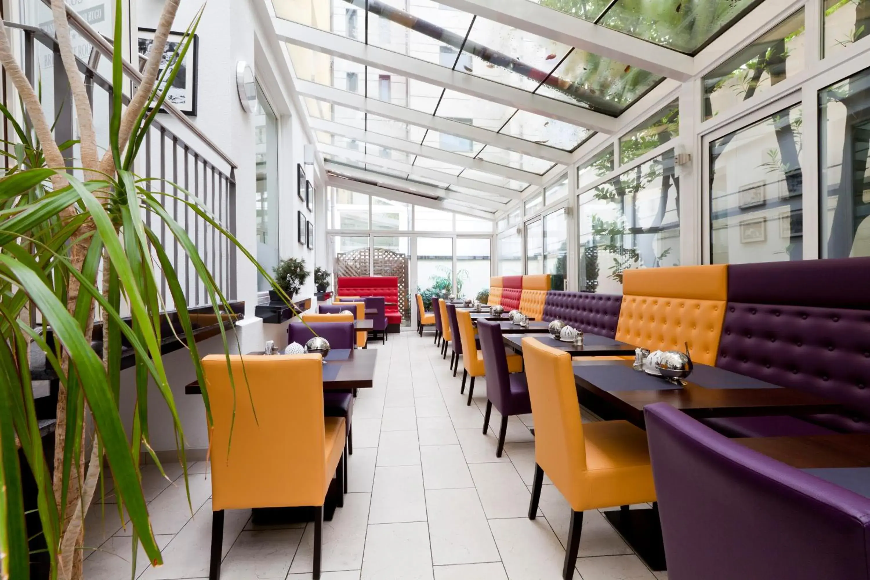 Food and drinks, Restaurant/Places to Eat in Best Western Plus Grand Hotel Victor Hugo