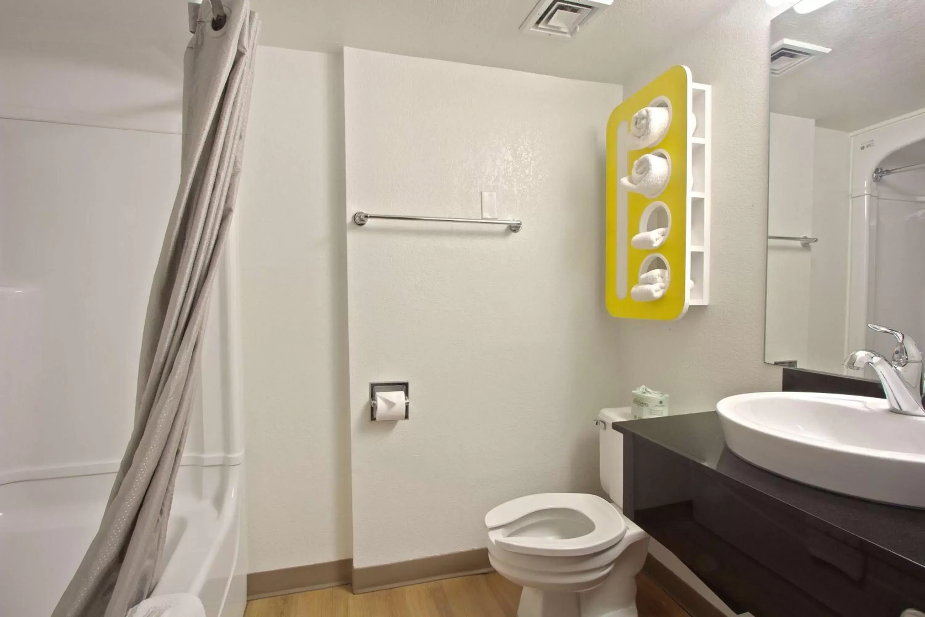 Toilet, Bathroom in Motel 6-Piscataway, NJ