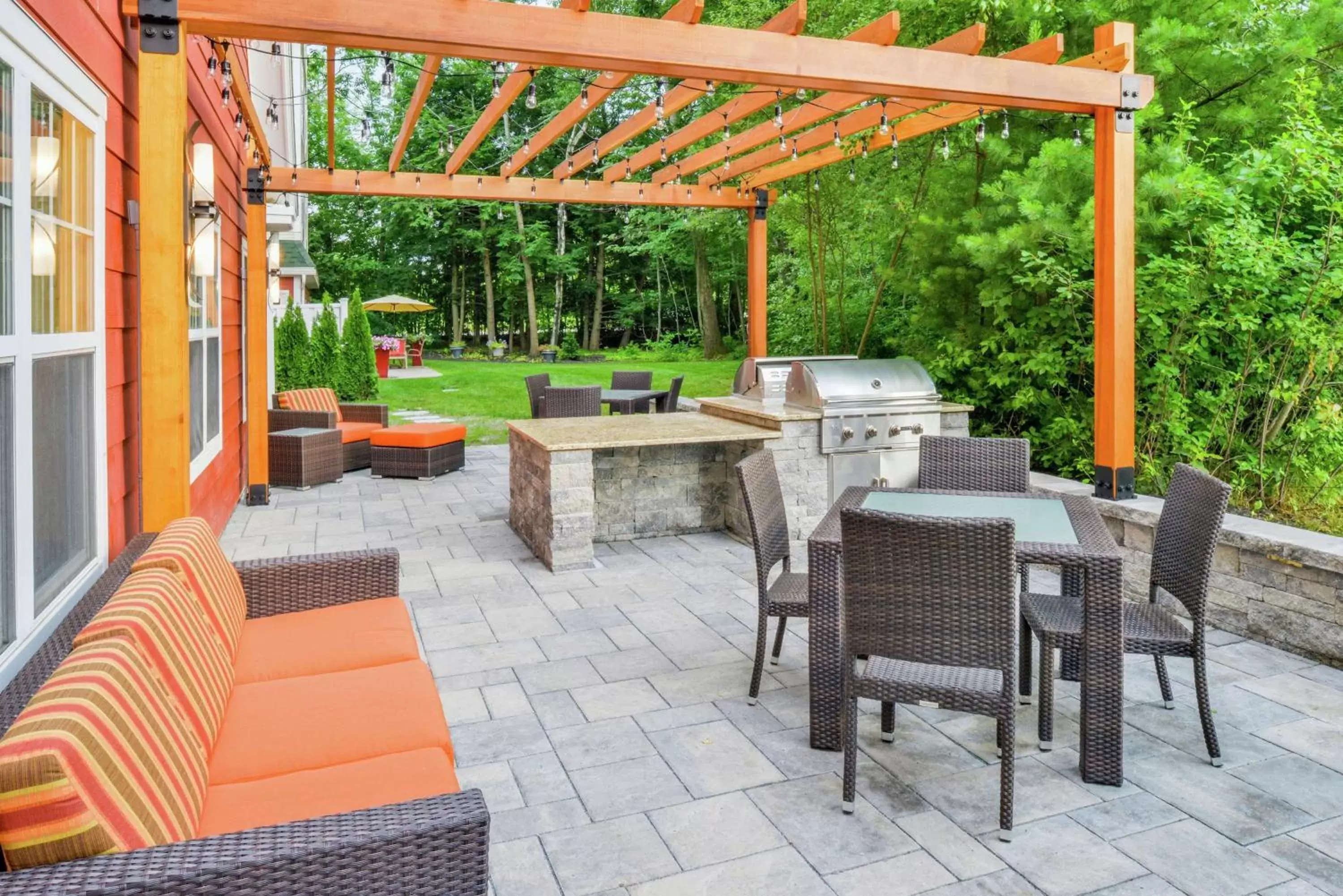 Patio, BBQ Facilities in Homewood Suites by Hilton Dover
