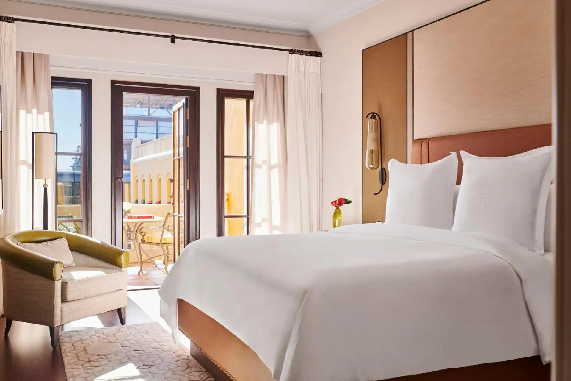 Bedroom, Bed in Four Seasons Hotel Istanbul at Sultanahmet