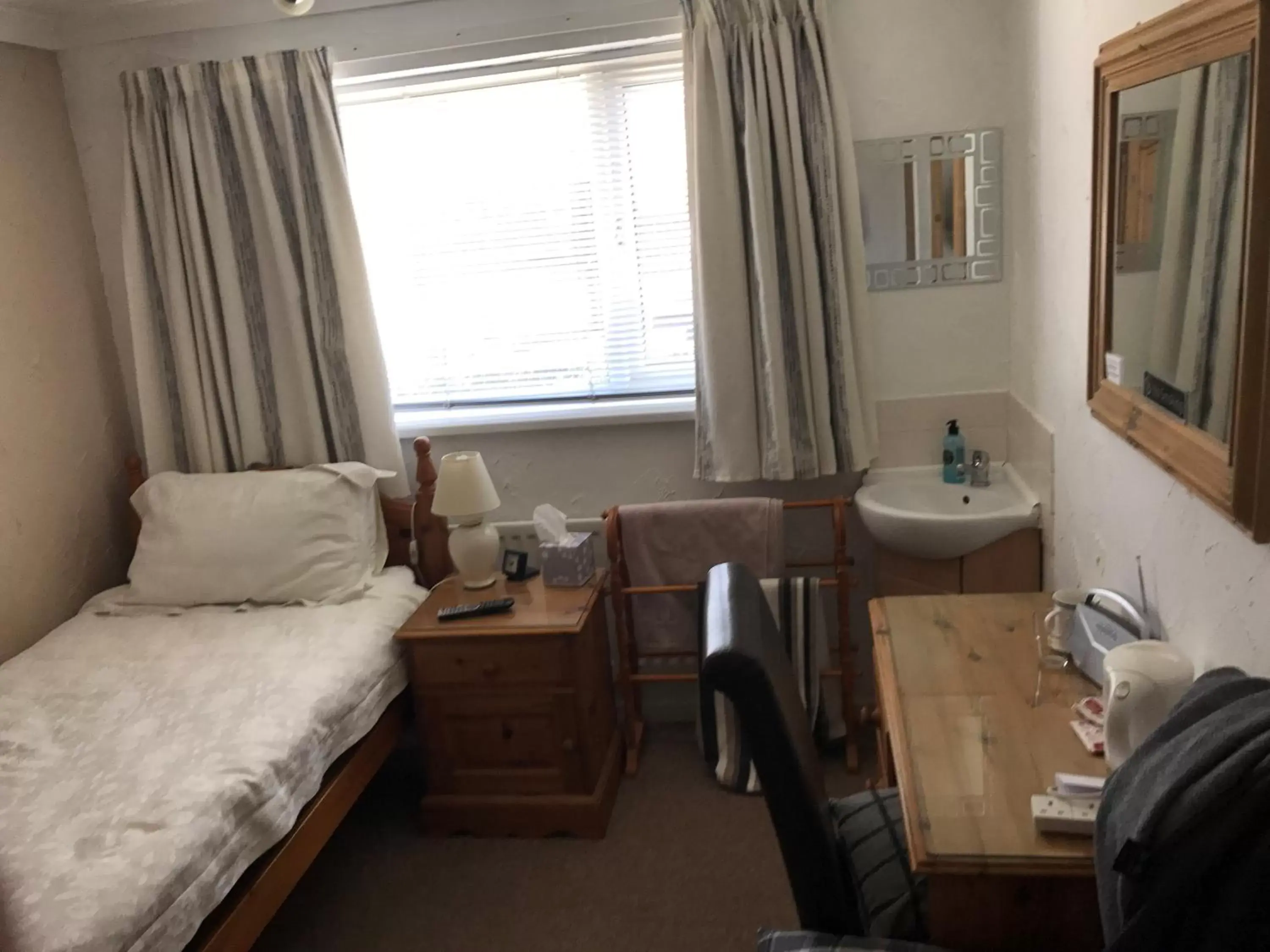 Single Room in HP Bed and Breakfast Single Room in HP Bed and Breakfast