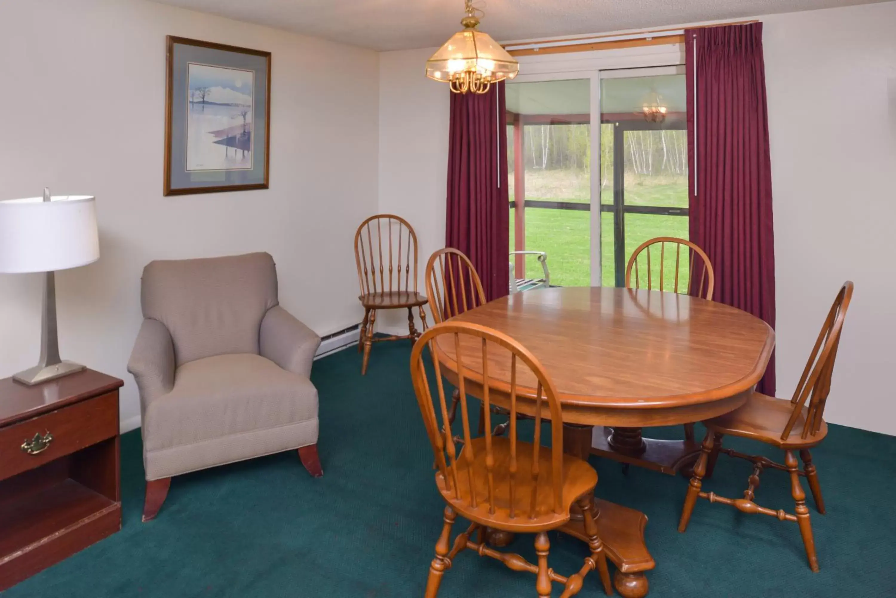 Seating Area in Red Carpet Inn Pulaski