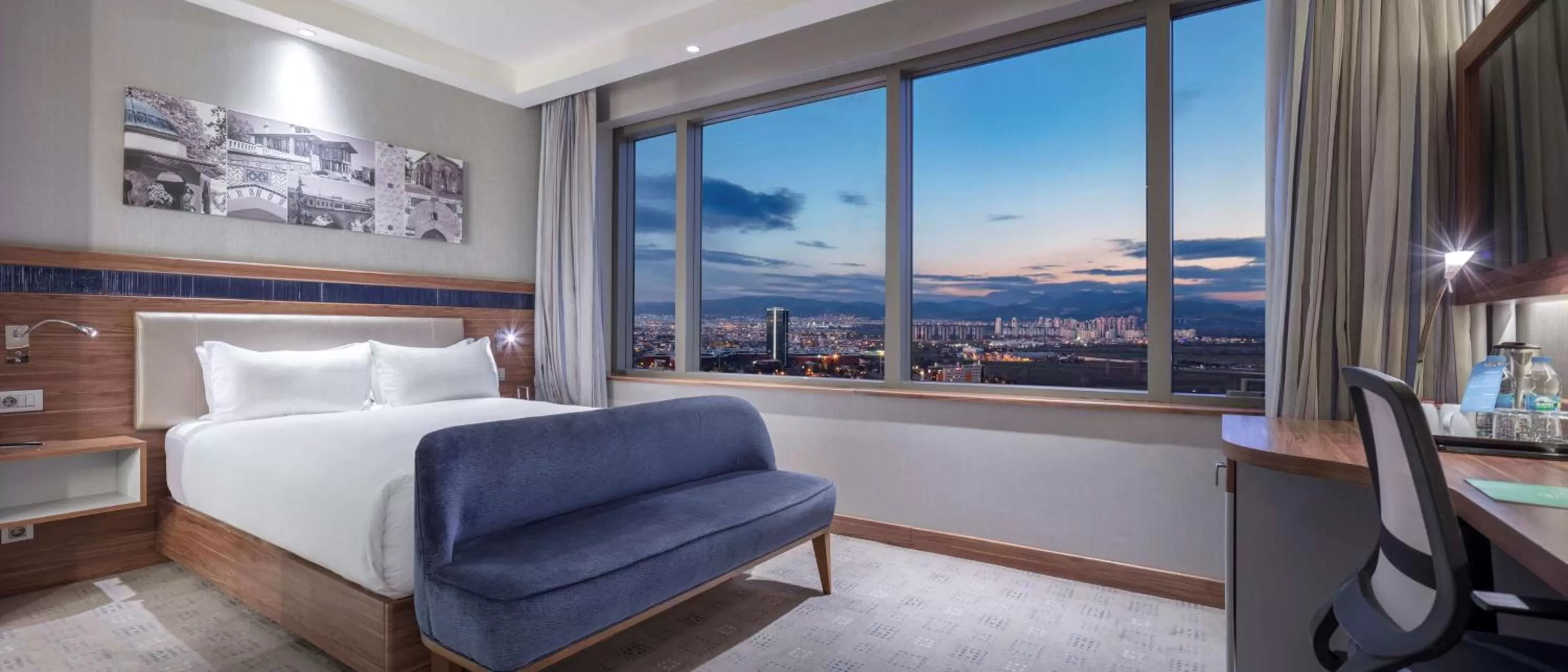 Bedroom, Bed in Hampton By Hilton Bursa