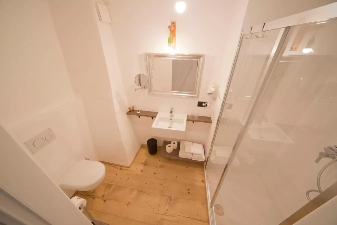 Bathroom in Sir Thomas Bed and More