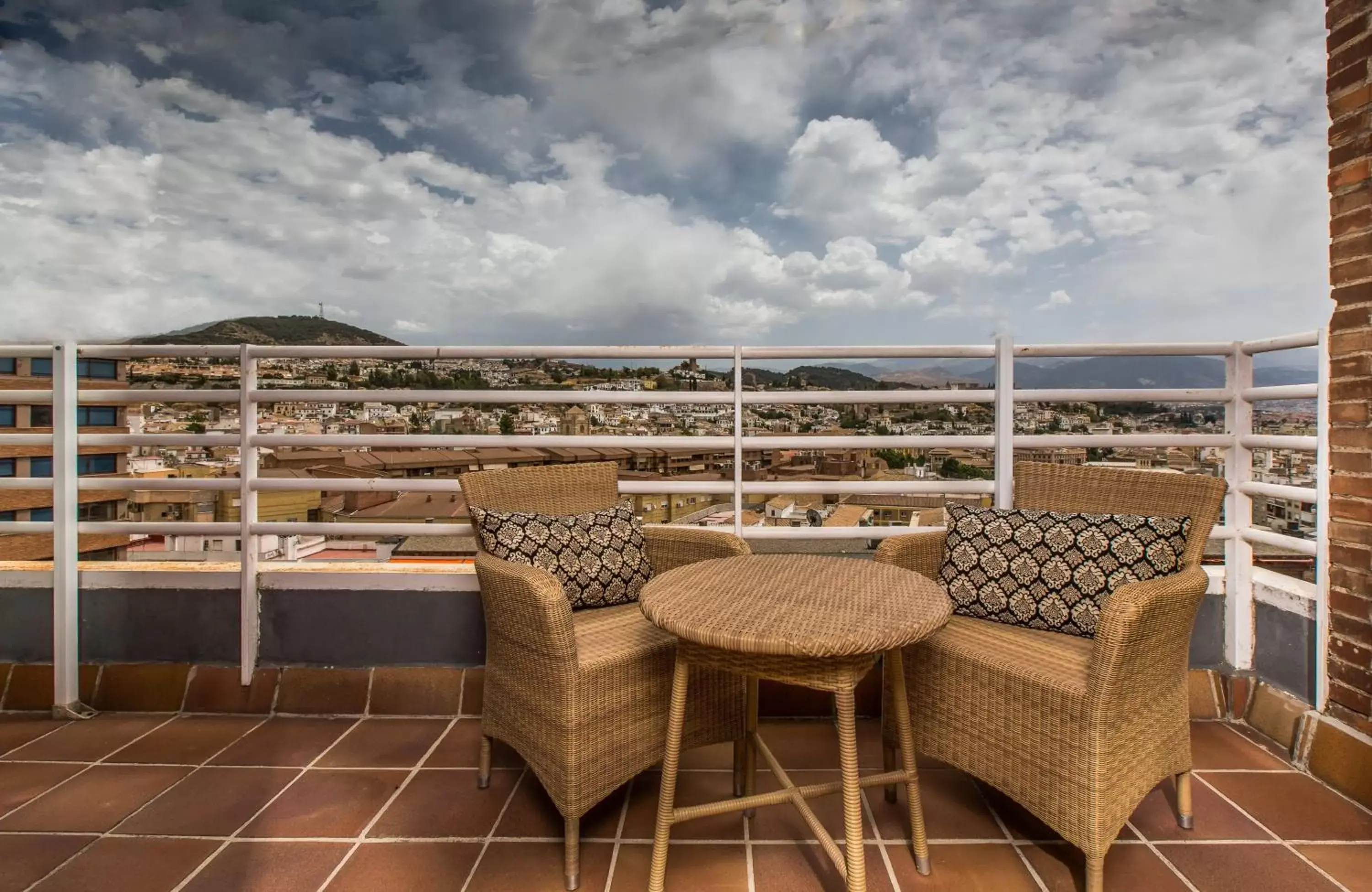 Photo of the whole room, Balcony/Terrace in Leonardo Hotel Granada