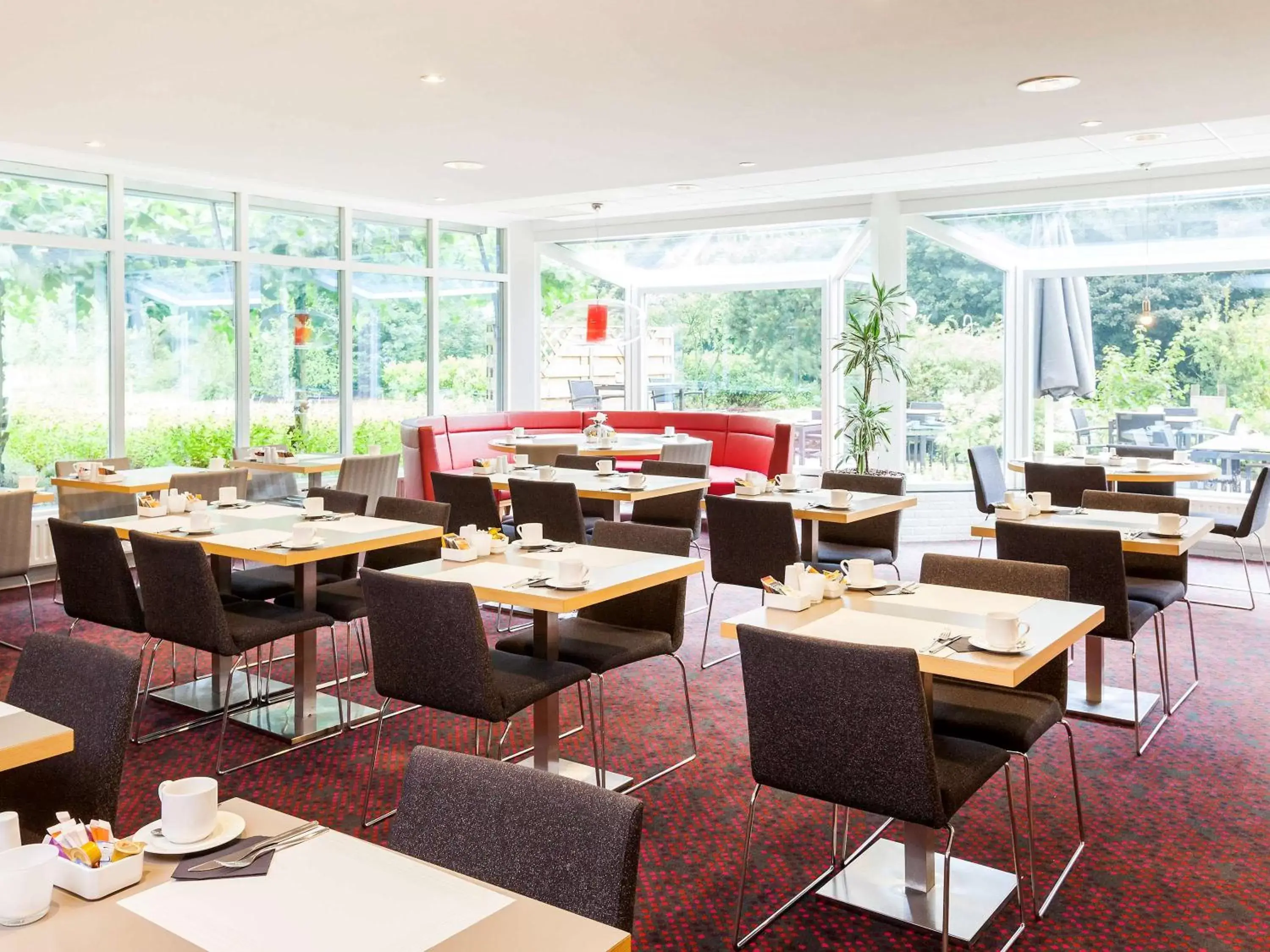 Restaurant/Places to Eat in Novotel Eindhoven