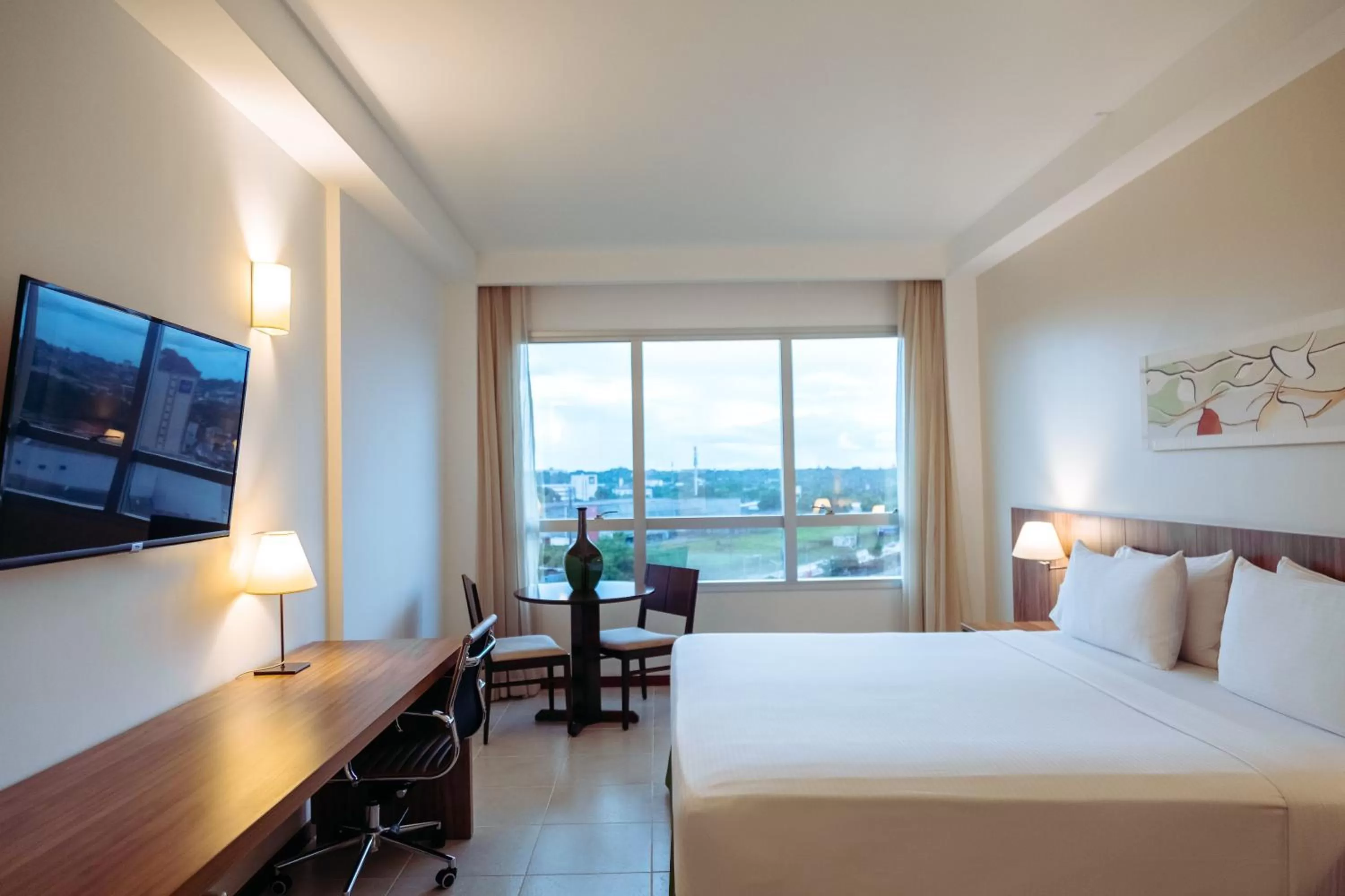 Photo of the whole room, Bed in Holiday Inn Manaus by IHG