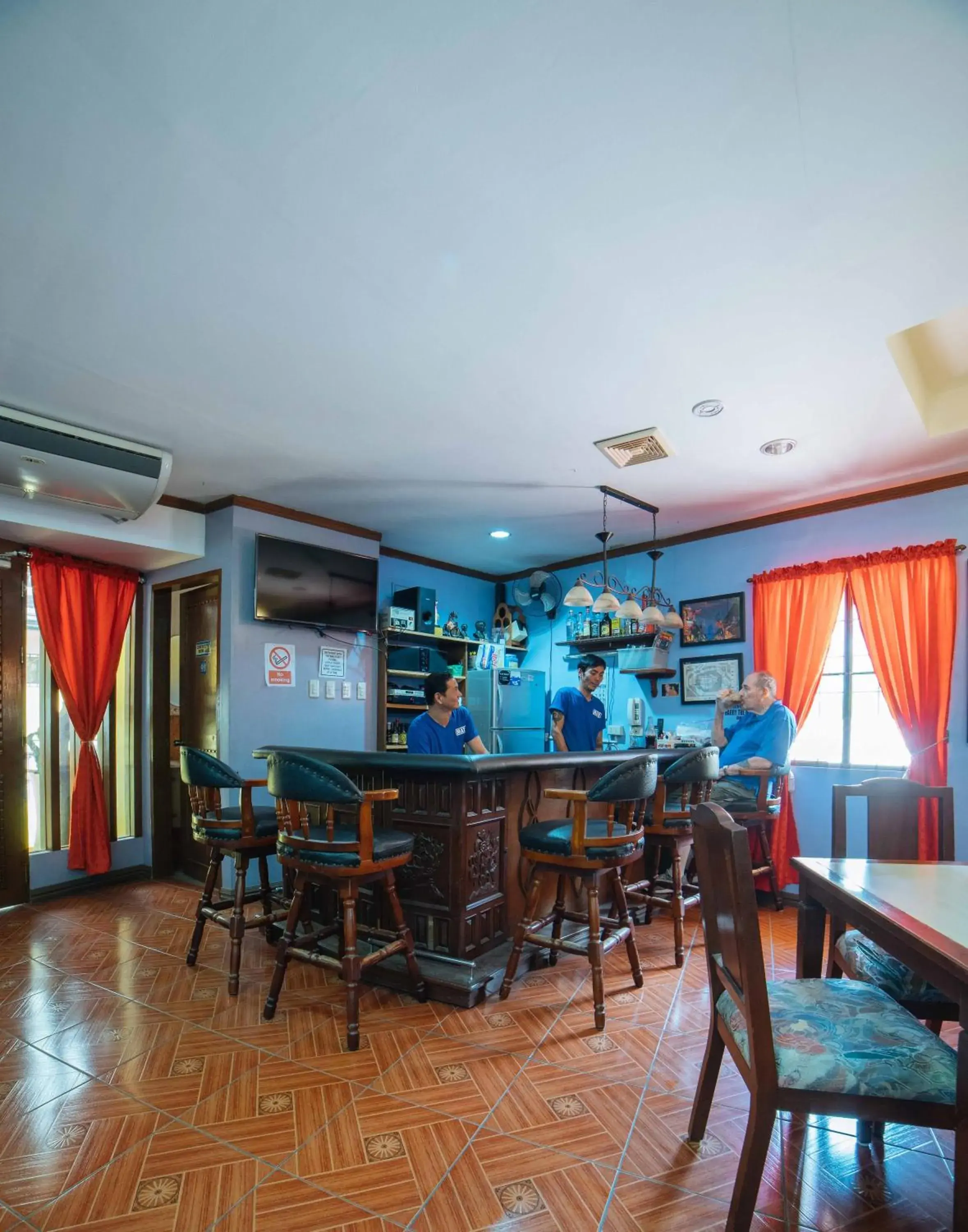 Lounge or bar, Restaurant/Places to Eat in RedDoorz @ Tamarind Street Angeles City