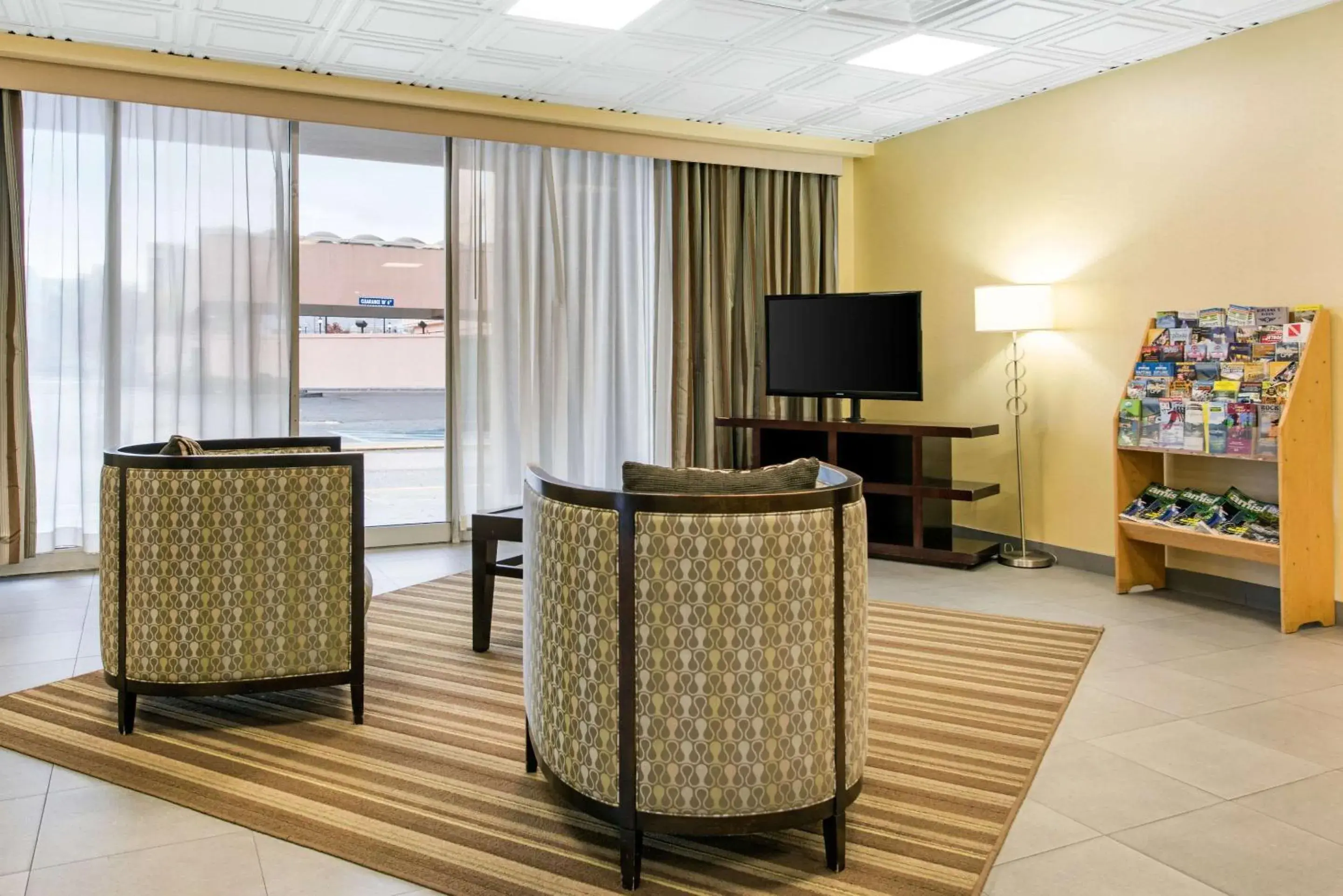 Lobby or reception, Seating Area in Quality Inn & Suites