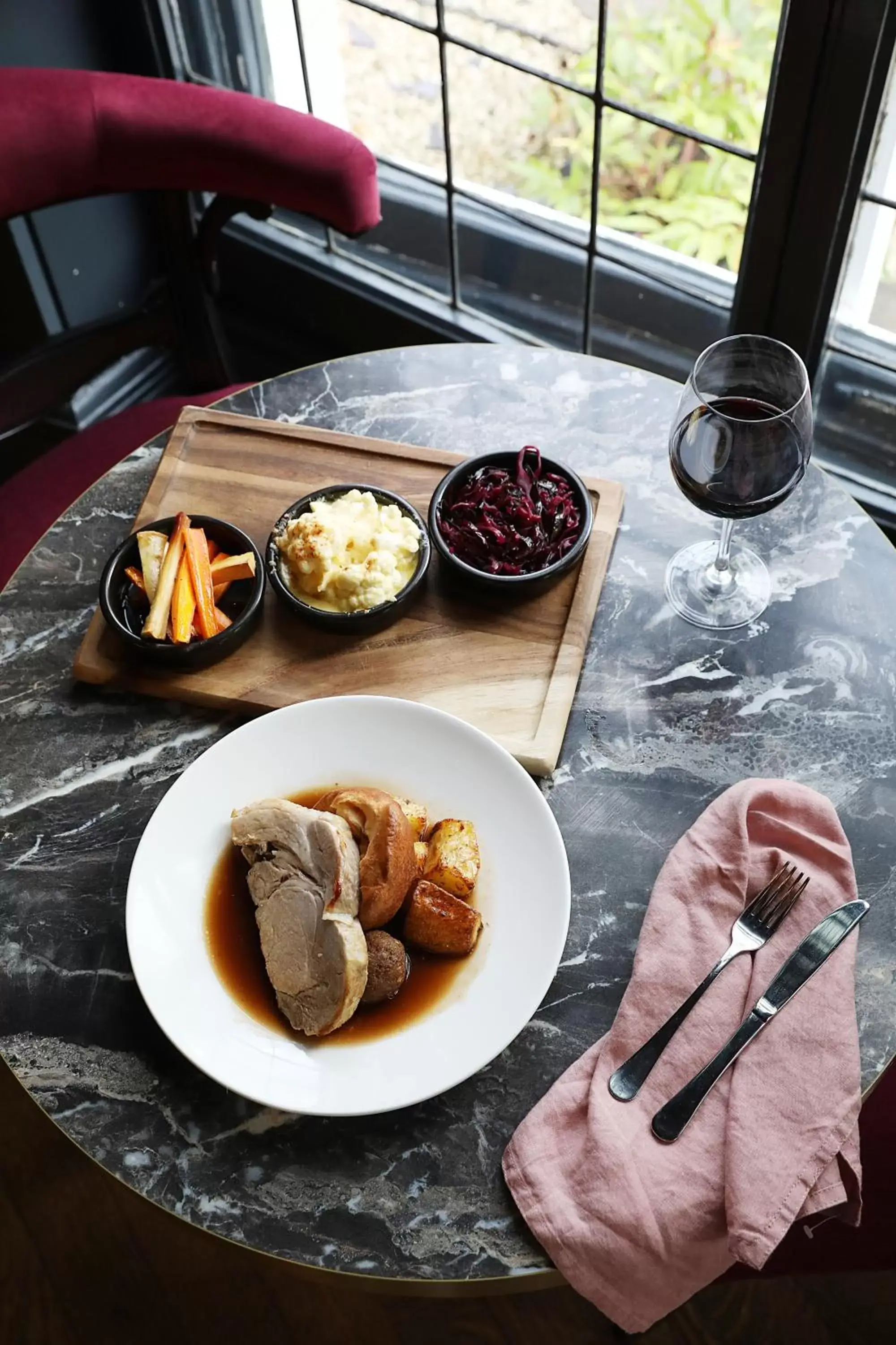 Food and drinks in Elmbank Hotel - Part of The Cairn Collection