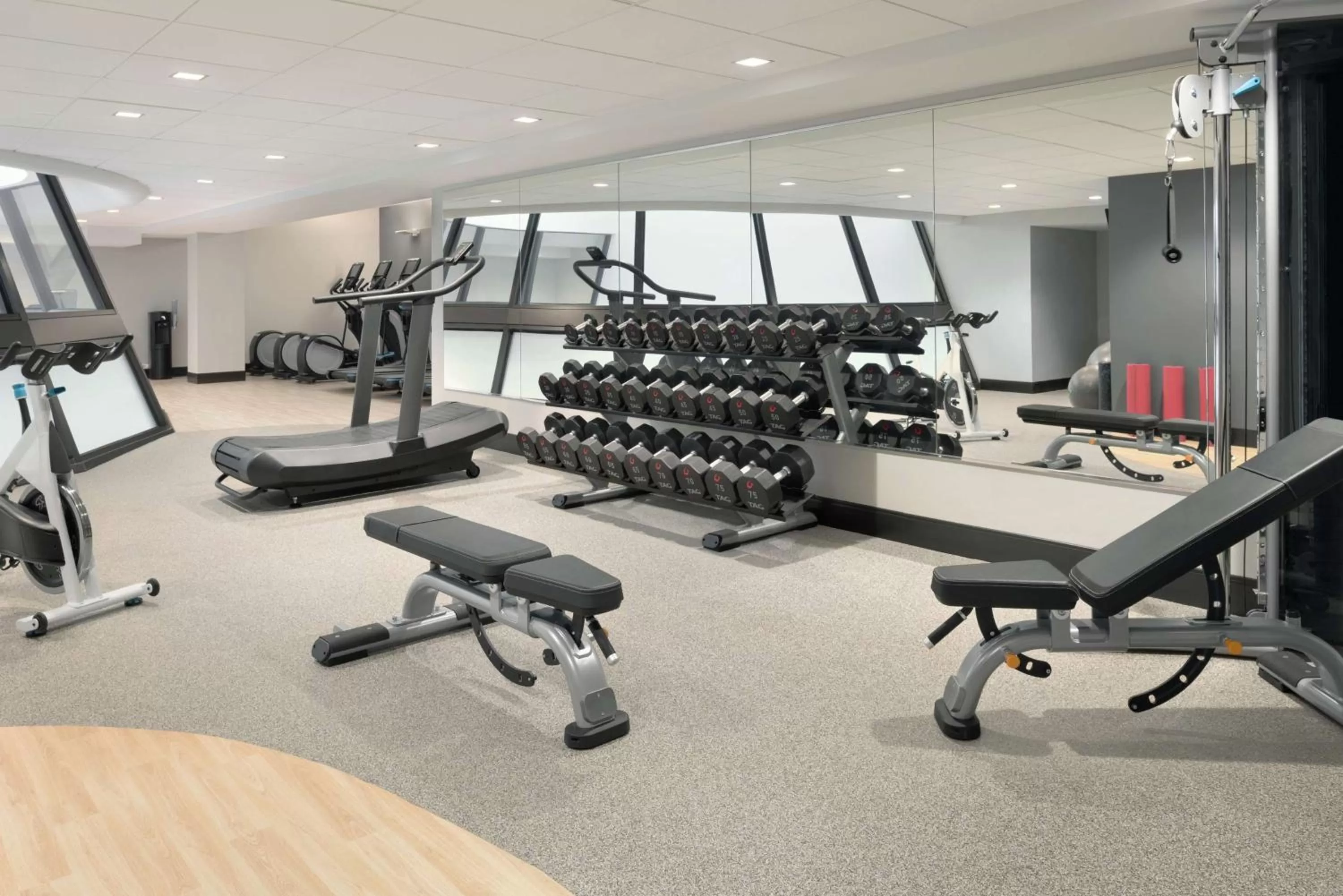 Fitness centre/facilities in DoubleTree by Hilton Chicago Magnificent Mile