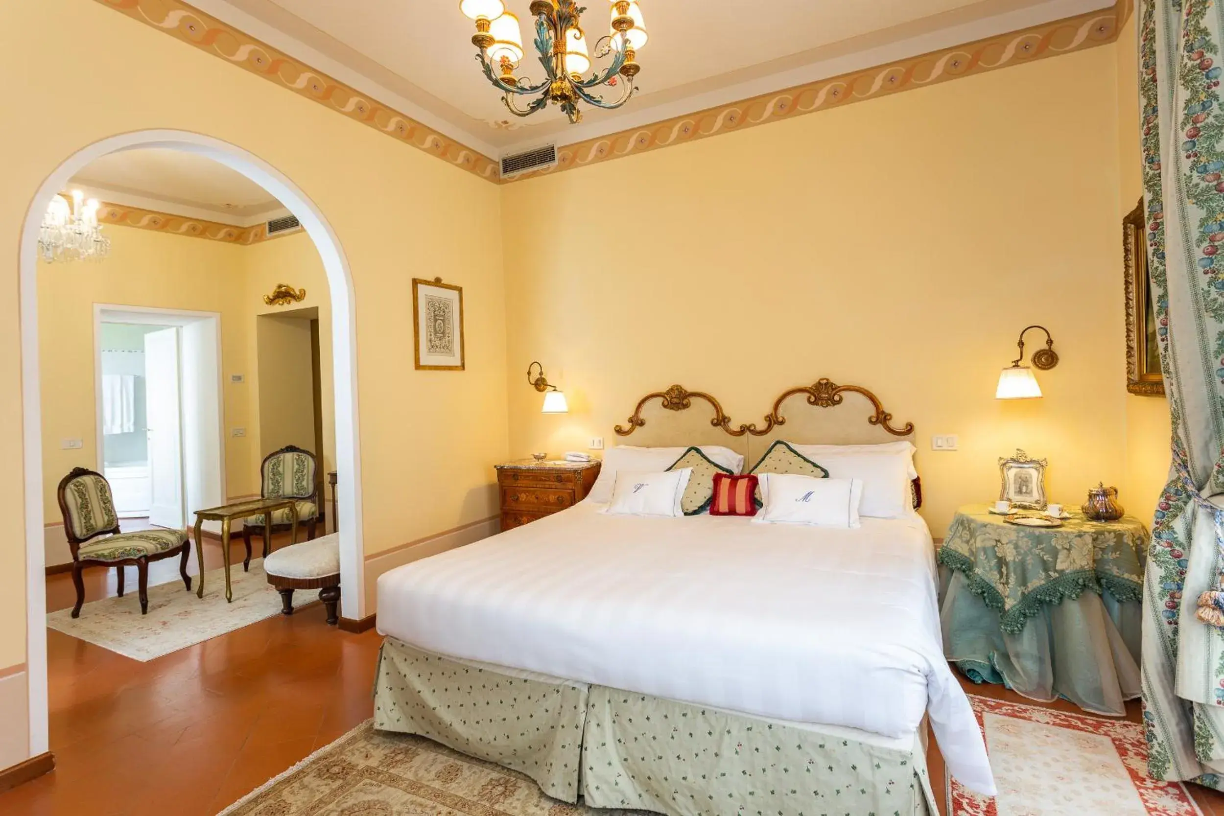 Photo of the whole room, Bed in Hotel Villa Marsili